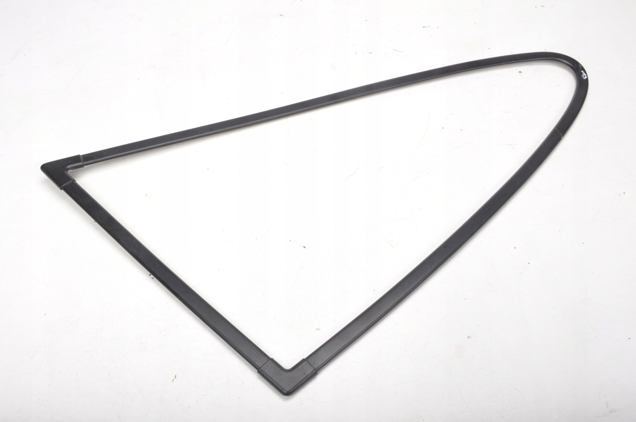 PORSCHE 911 II 930 НАКЛАДКА ОКОННАЯ РАМА ПРАВАЯ ЗАДНЯЯ