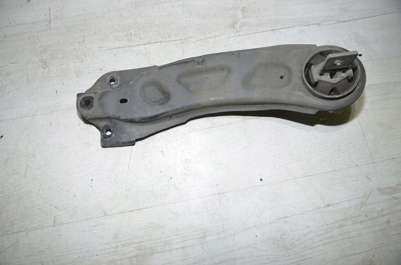 Querlenker links heck Mercedes W176 lift
