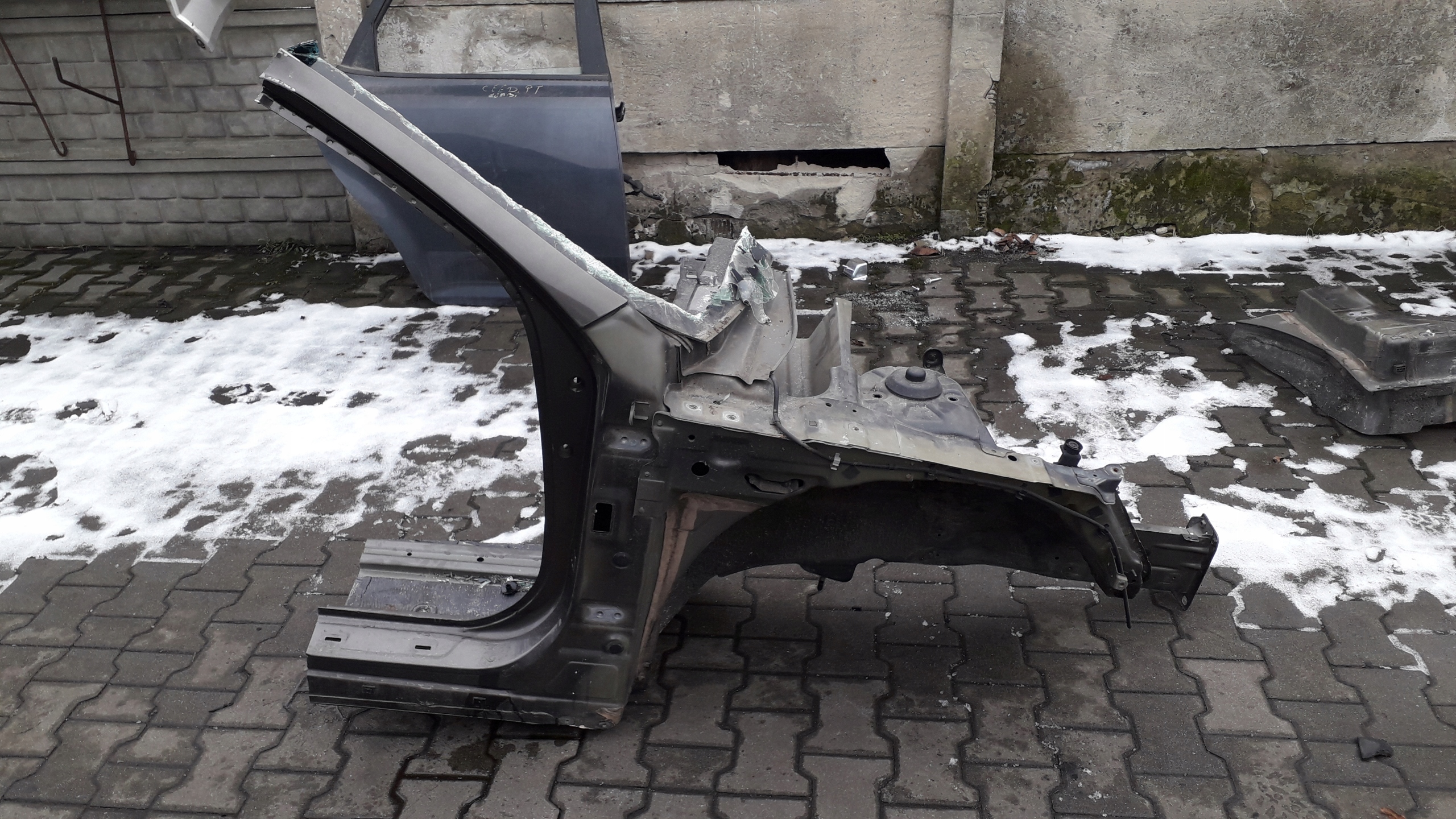 KIA OPTIMA III 10- ЛОНЖЕРОН ЧЕТВЕРТЬ ПРАВЫЙ ПЕРЕД