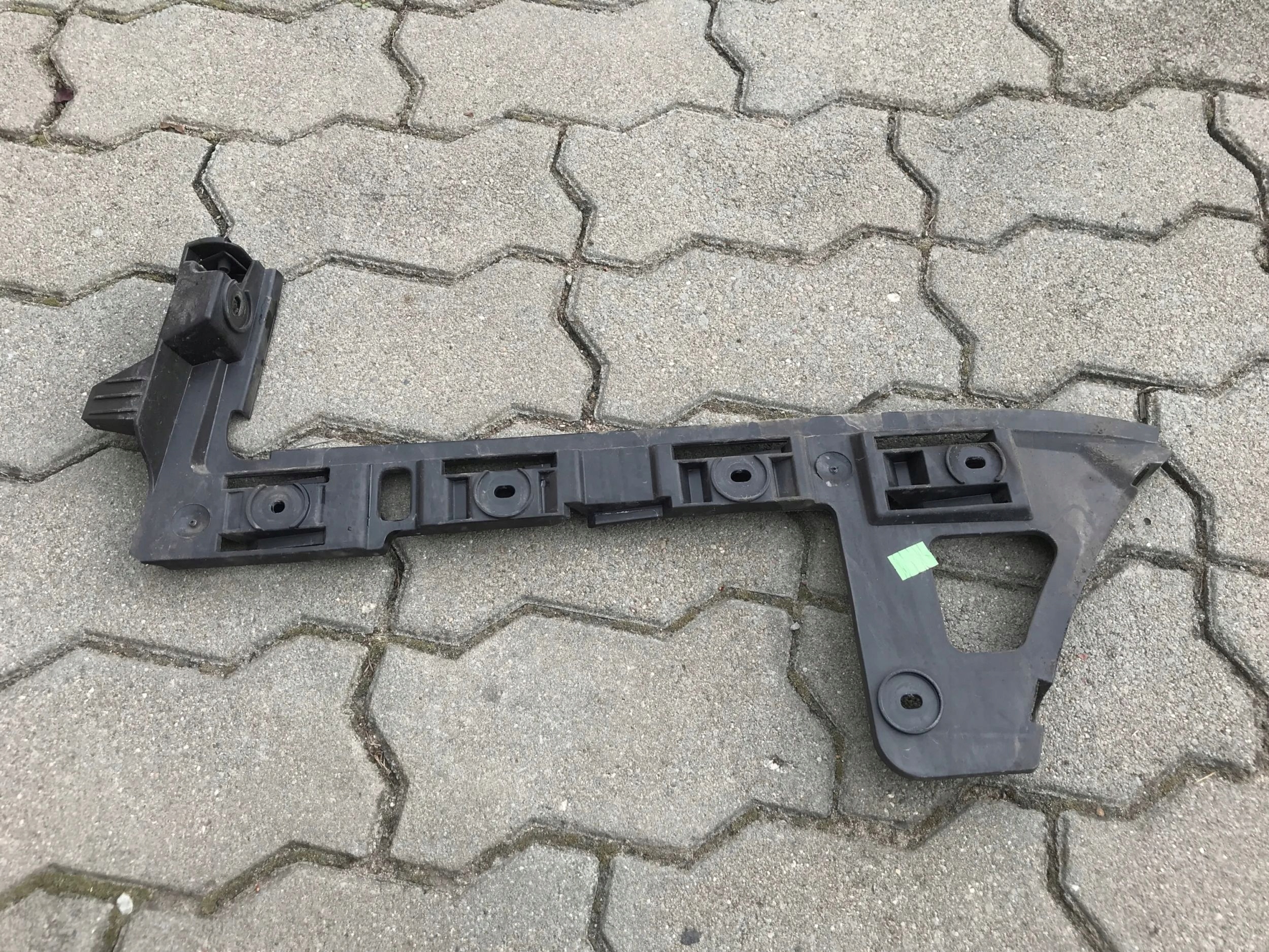 bumper bracket left rear part VW PASSAT B6 KOMBI 3C9807393