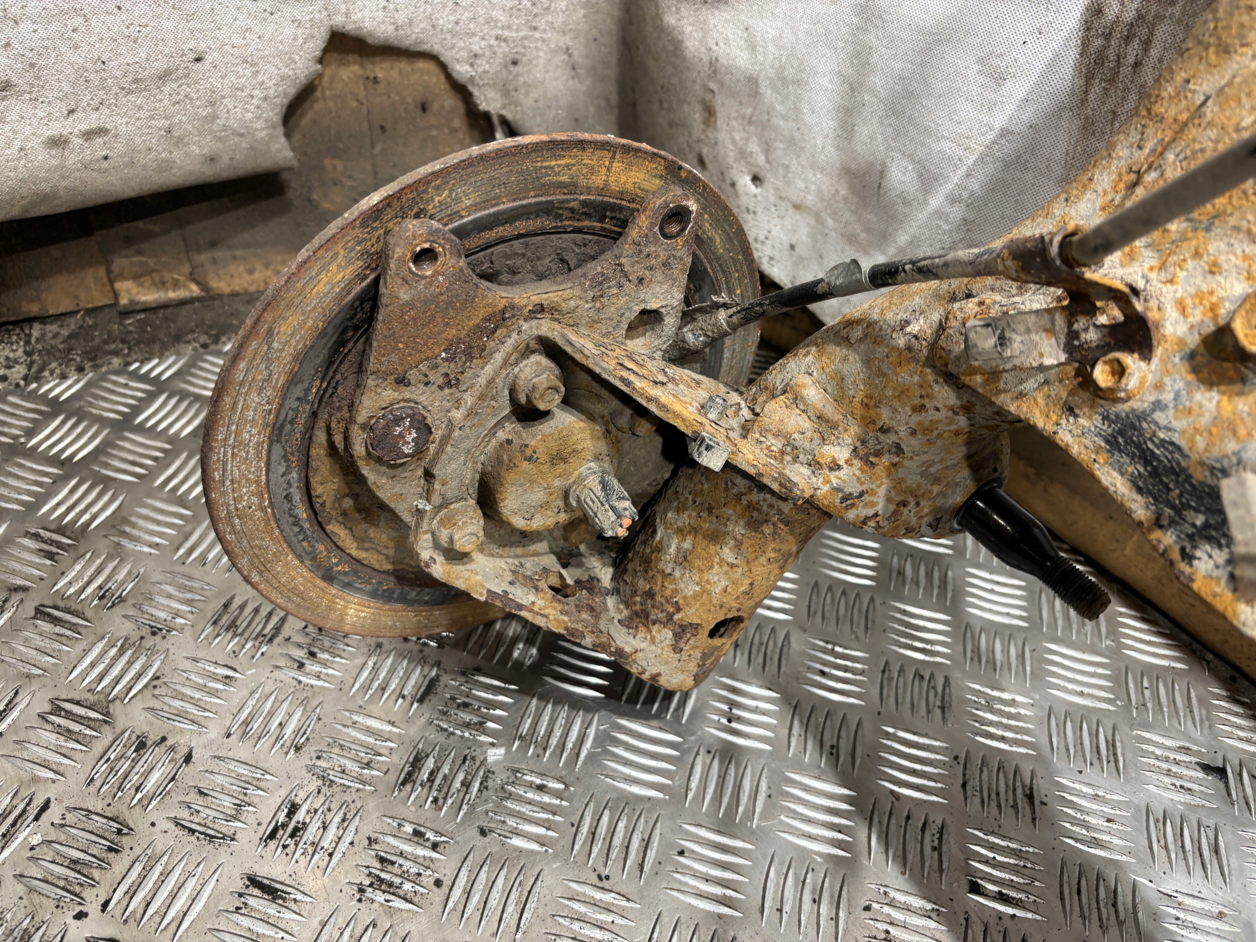 Achsträger heck Toyota Corolla Verso und 1
