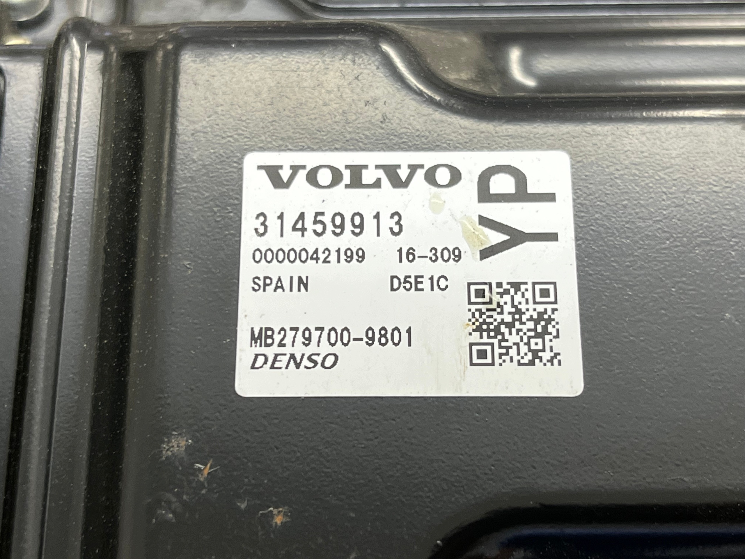 computer of the engine control unit ECU VOLVO XC90 II 2019 T6 2.0 B 31459913