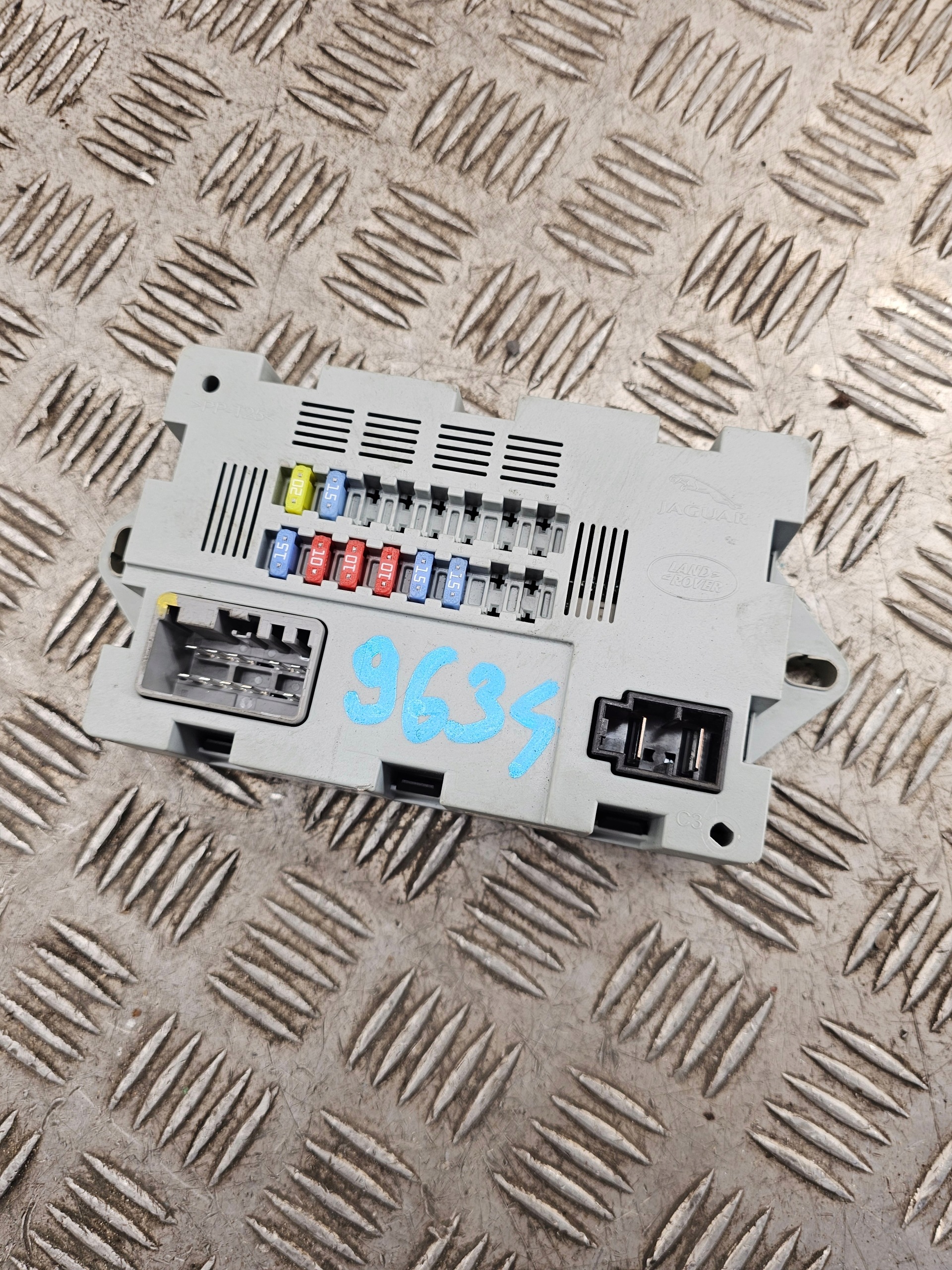 Module fusibles Jaguar XF 2 260 2015 CPLA-14Q073-AA