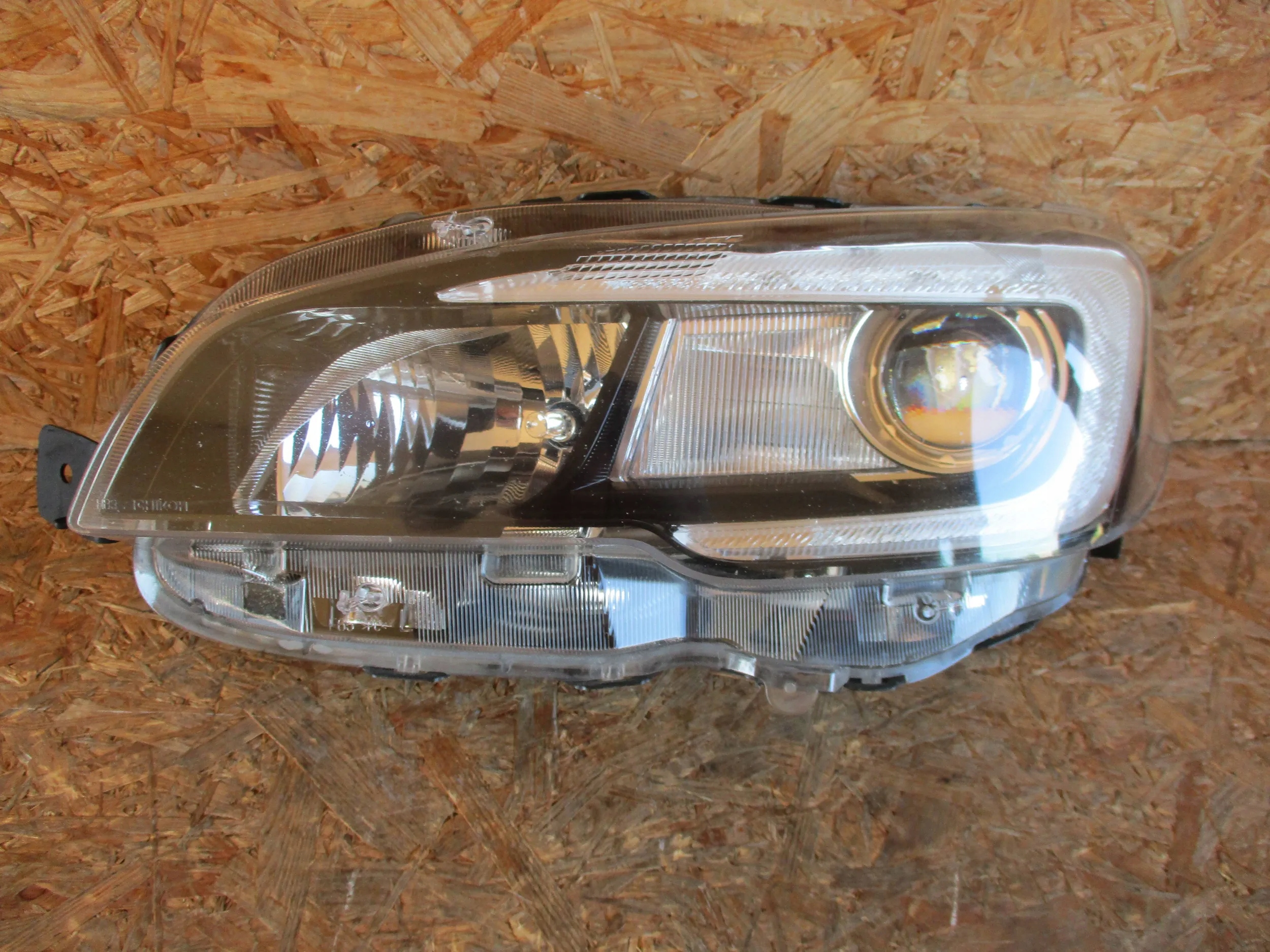 SUBARU LEVORG 14- ФАРА ЛЕВА ПЕРЕД ПЕРЕДНЯЯ 84002-Va030