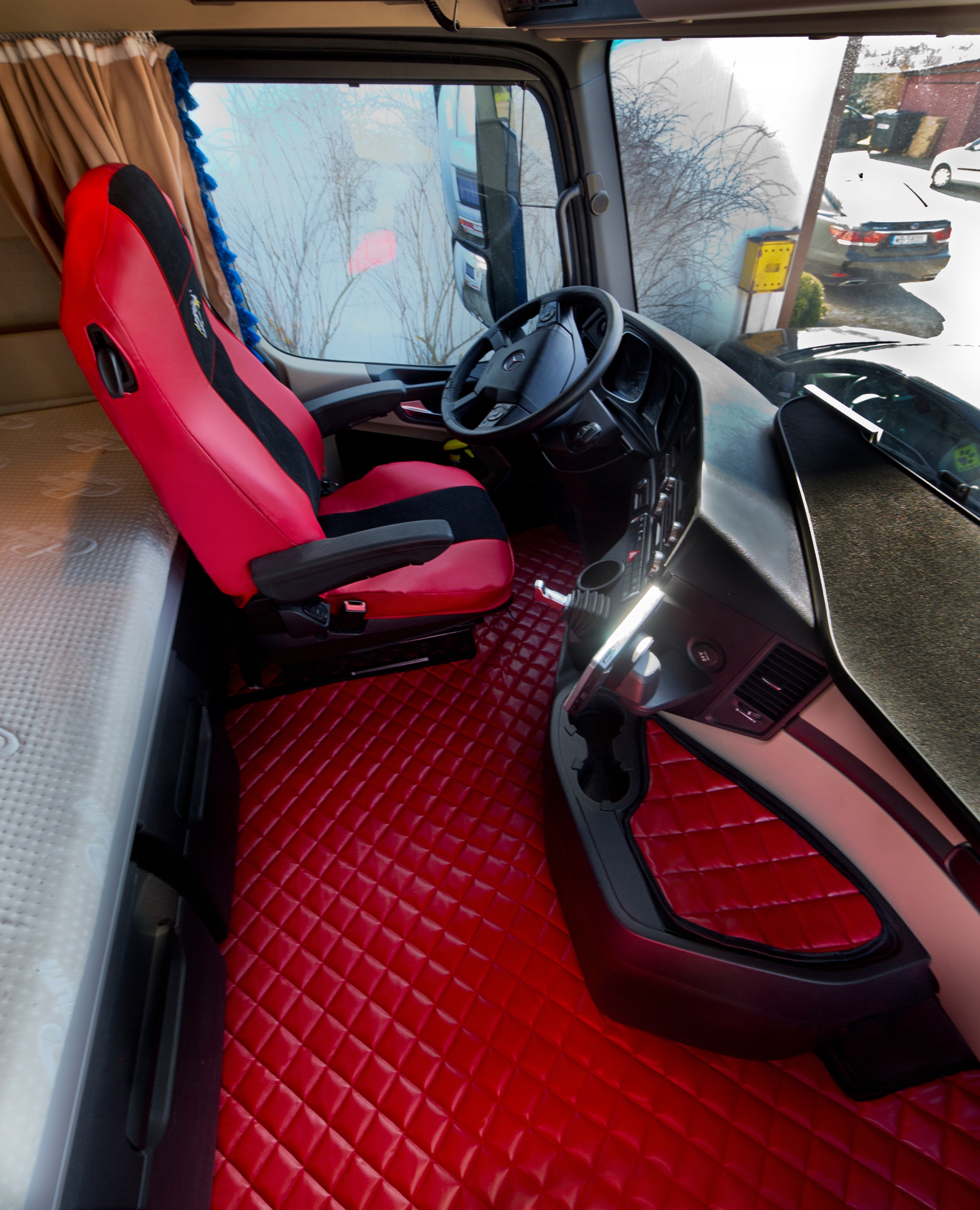 DYWANIKI PIKOWANE MERCEDES ACTROS MP5 NIEAMORTYZ