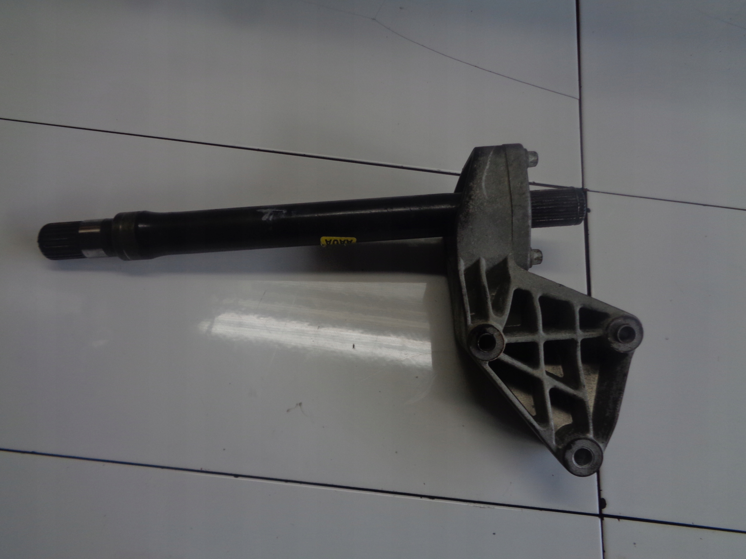 OPEL CORSA E 1.6T B16LER Demi axe Support 13182017