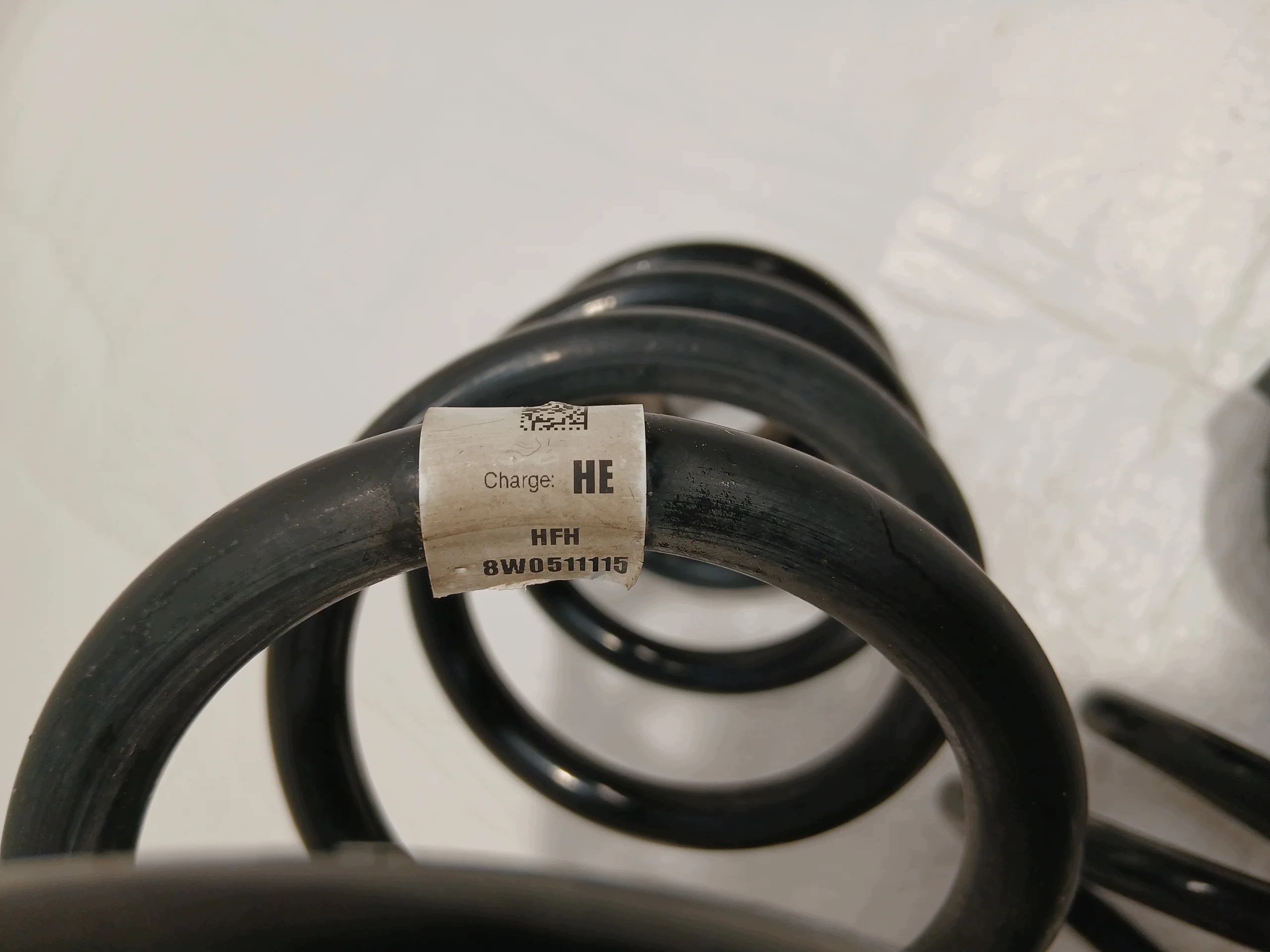 AUDI A4 B9 LIFT spring springing left right rear part 8W0511115