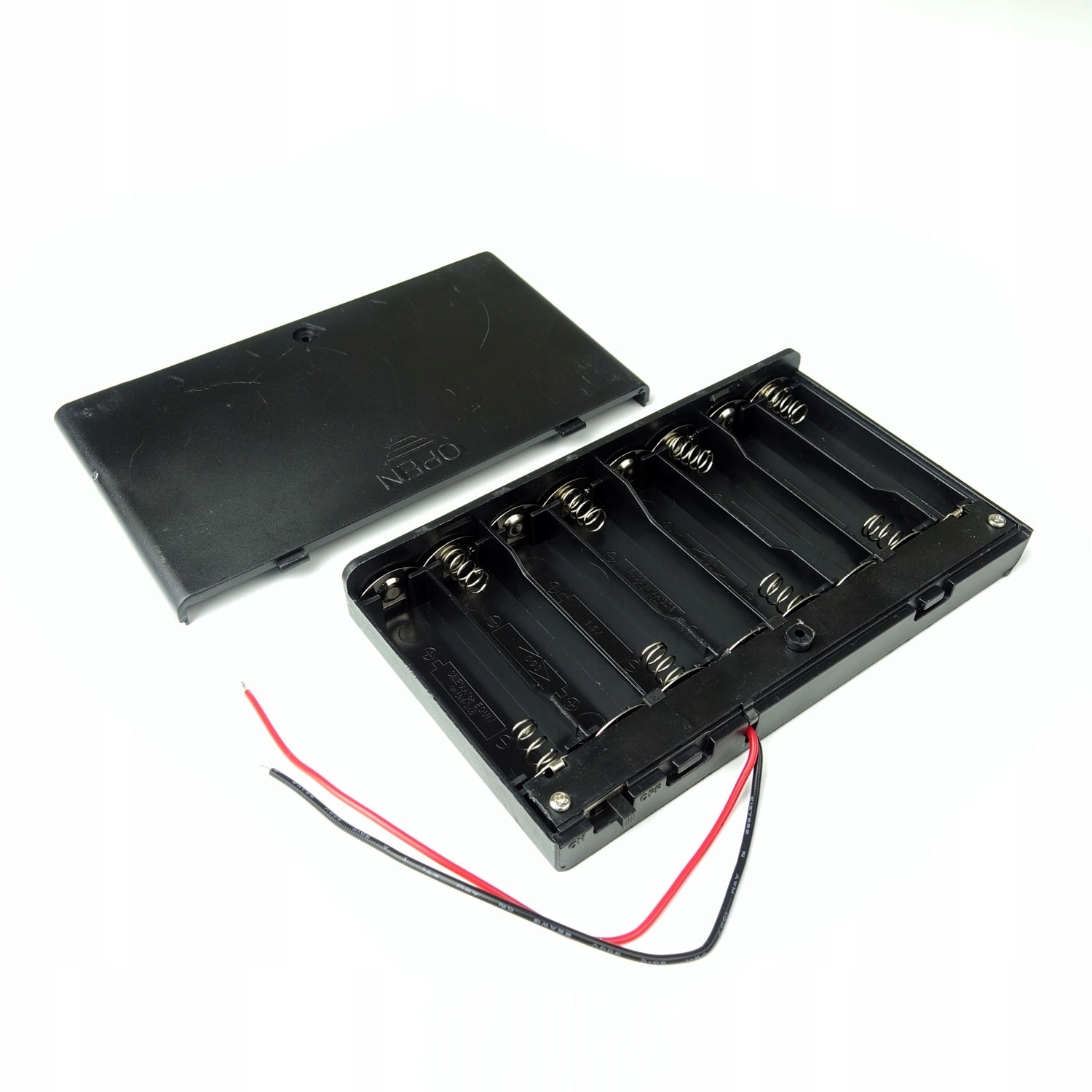 

Koszyk na baterie 8xAA z włącznikiem 12V