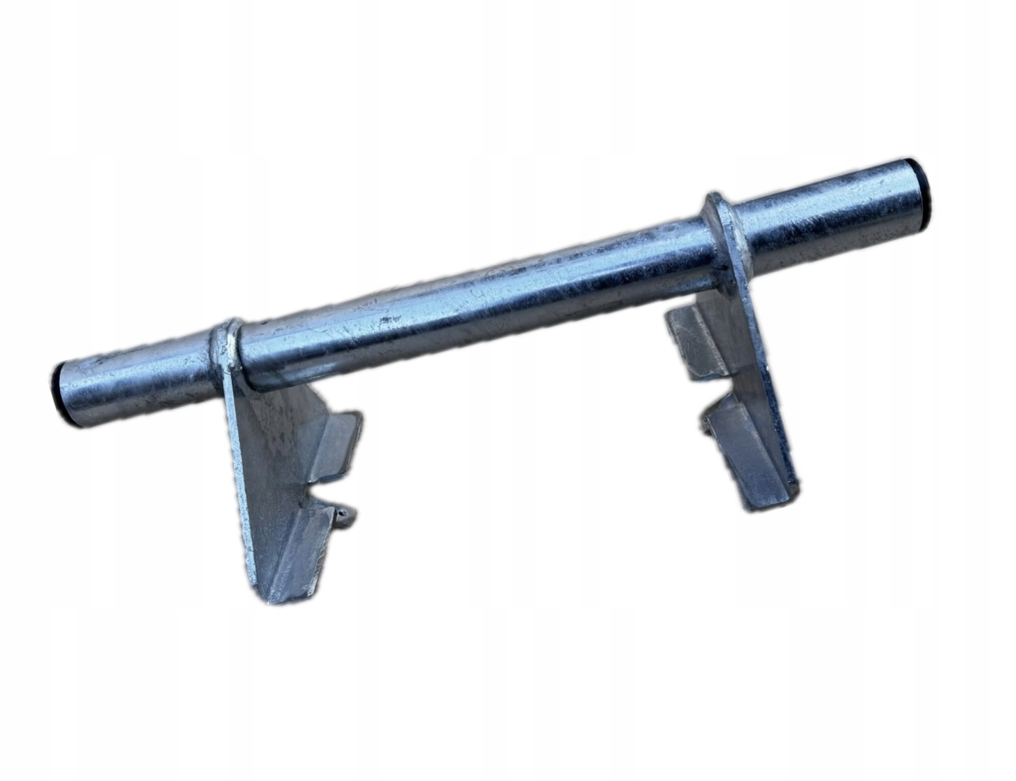 Ocelový klín pod kolo 29–46 cm Pozink s dvojitým prodloužením 8 cm pro nájezd