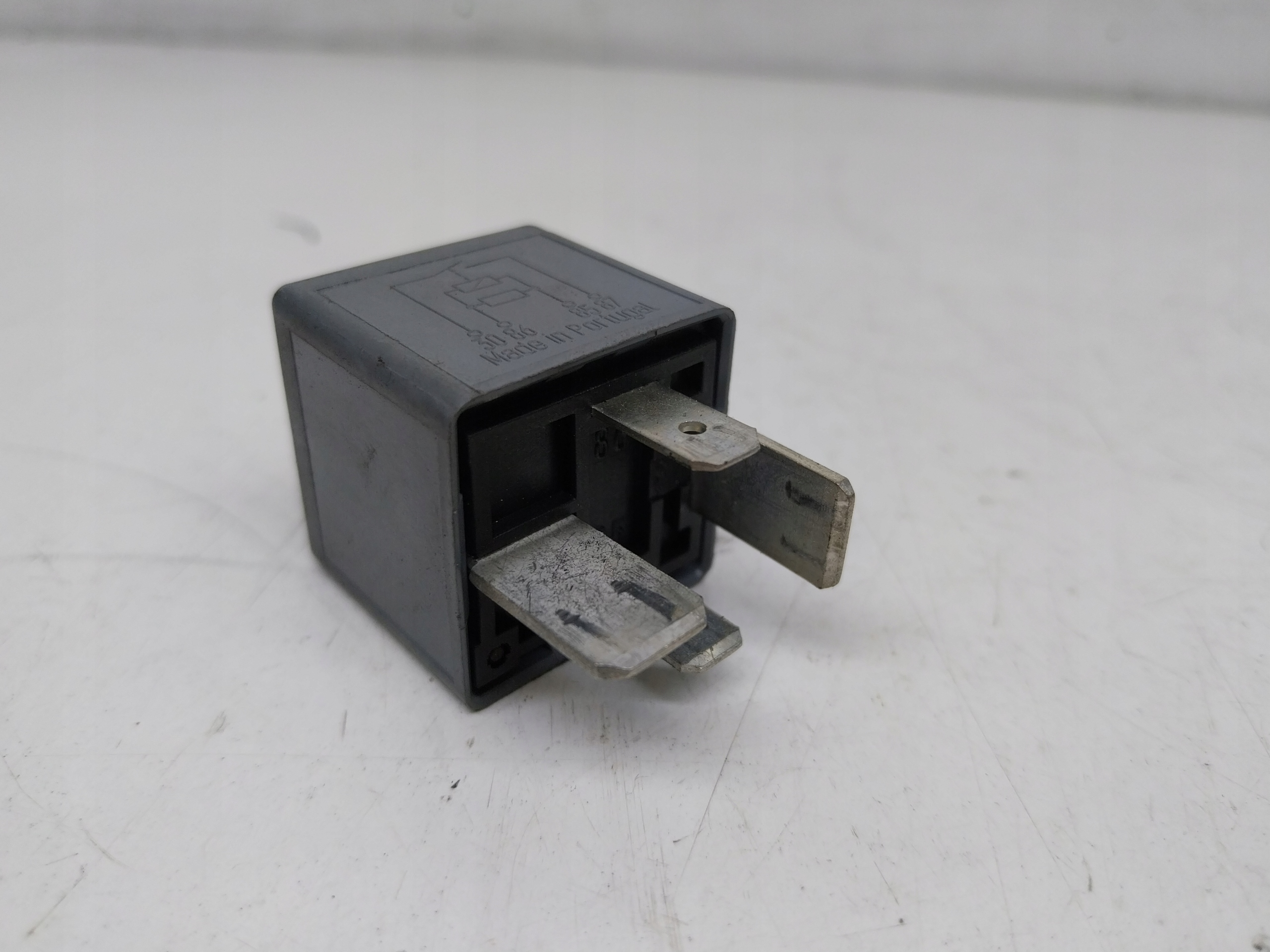 relay 370 AUDI,VW 8D0951253