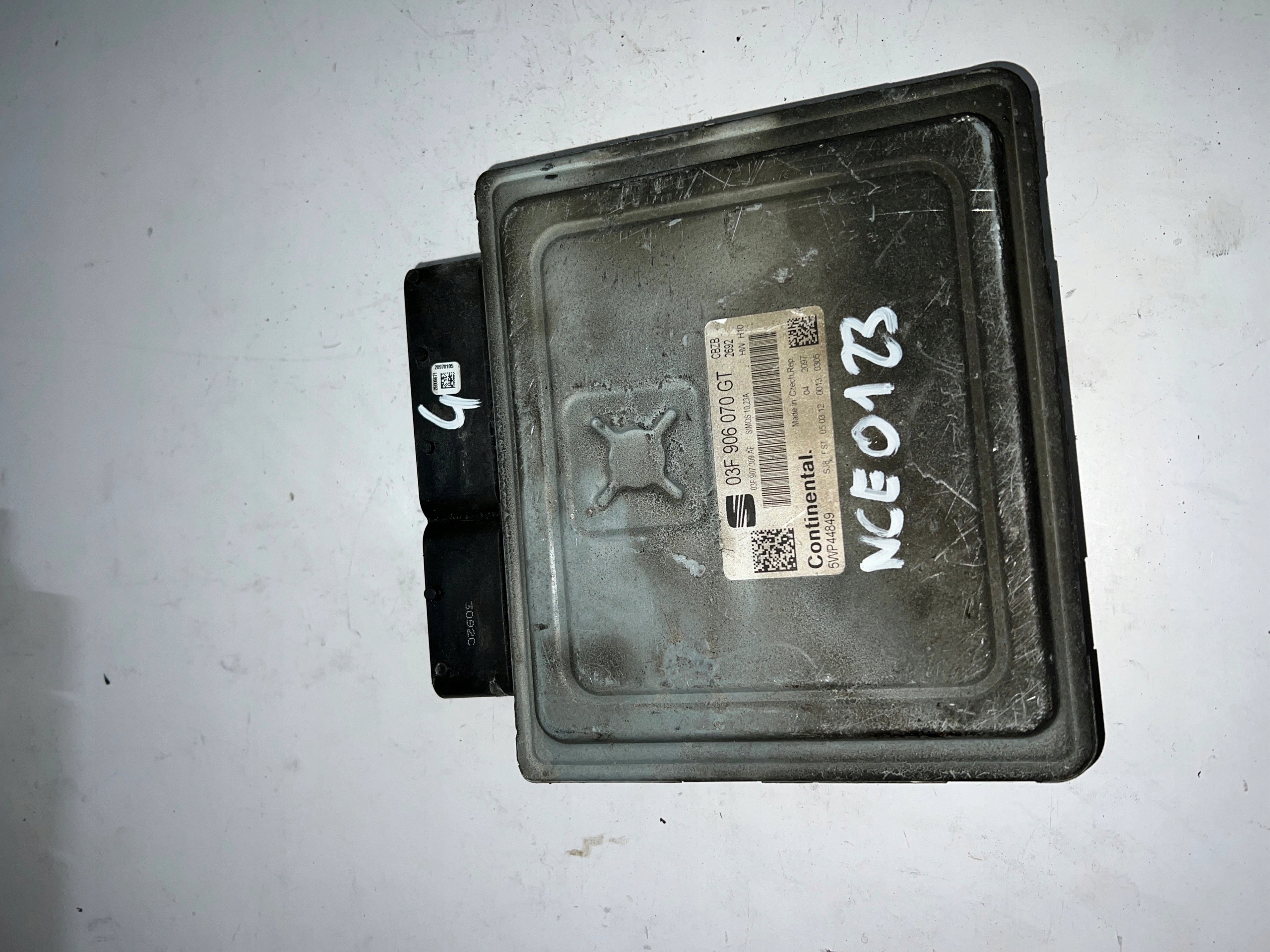 VW AUDI SKODA SEAT computer ecu 03F906070GT 03F907