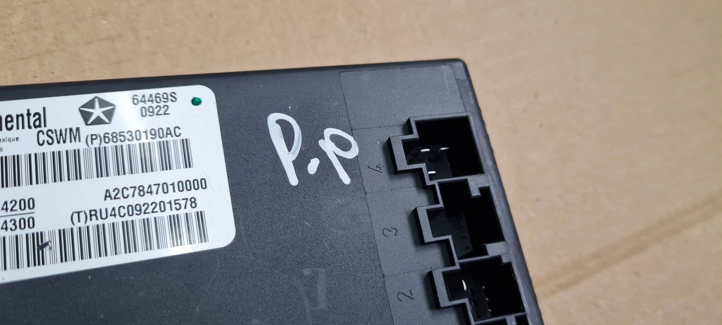 Chrysler Pacifica 2022 module control unit seat right front 68530190AC