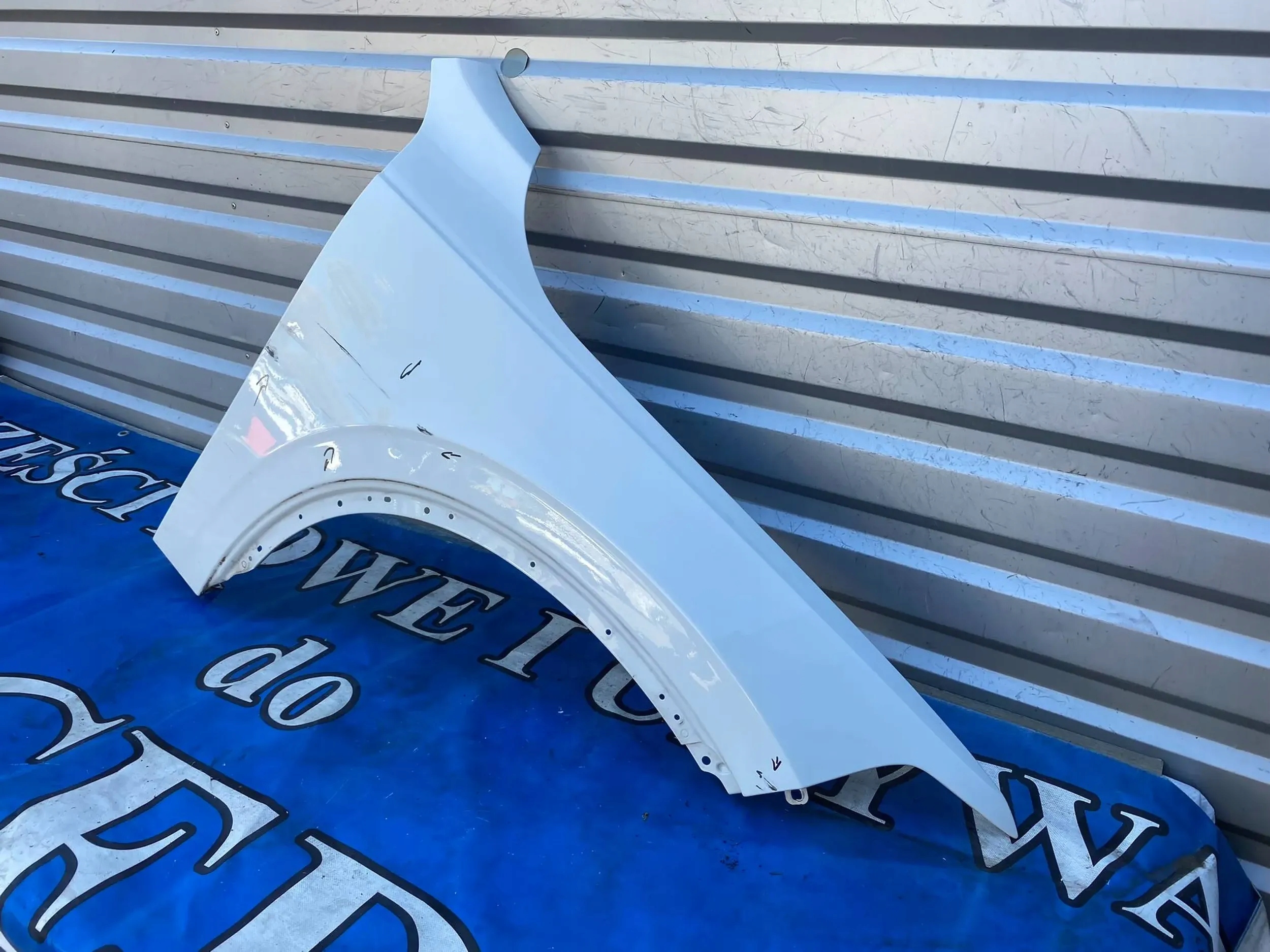 Volvo XC90 II Błotnik Przedni Prawy Producent części Volvo OE