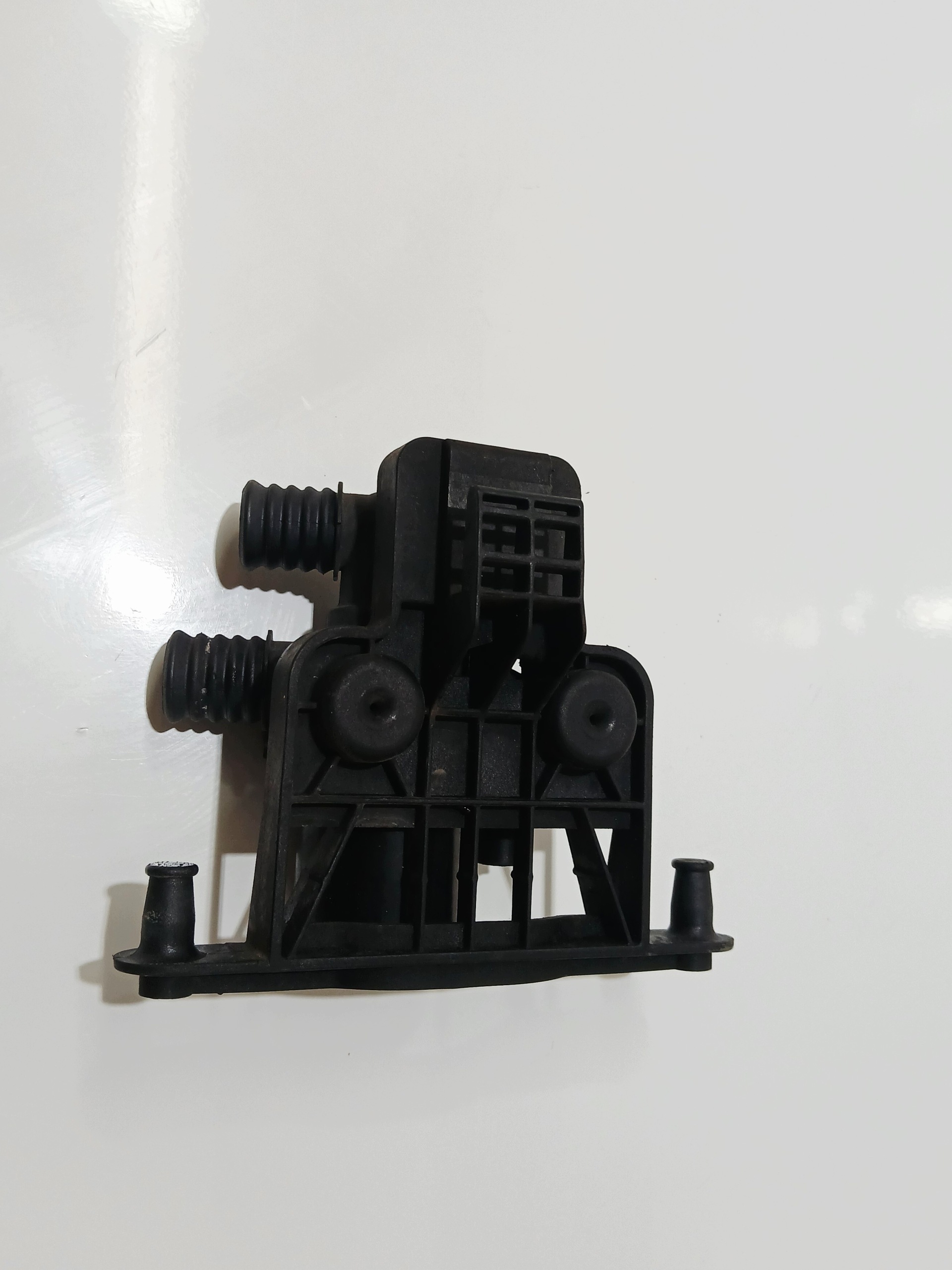 elektroventil pumpa vode BMW E60 E61 6920226 (0000644)