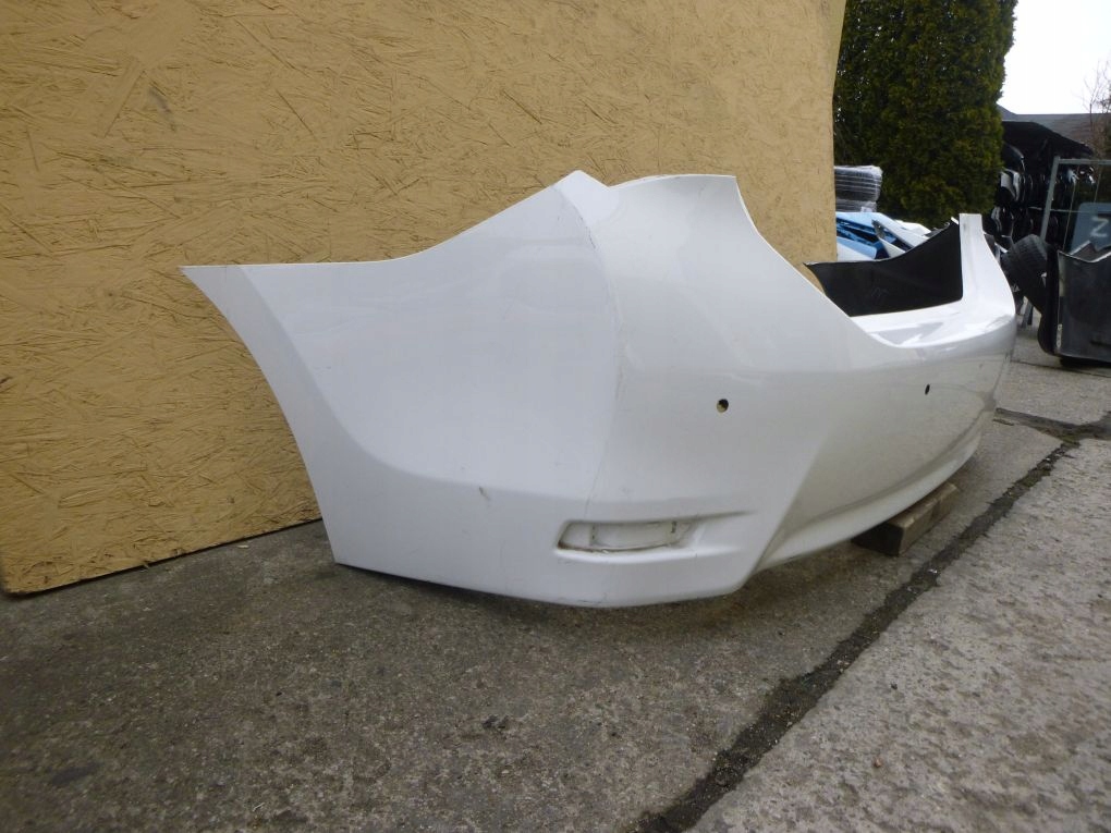 TOYOTA COROLLA E16 sedan bumper rear part