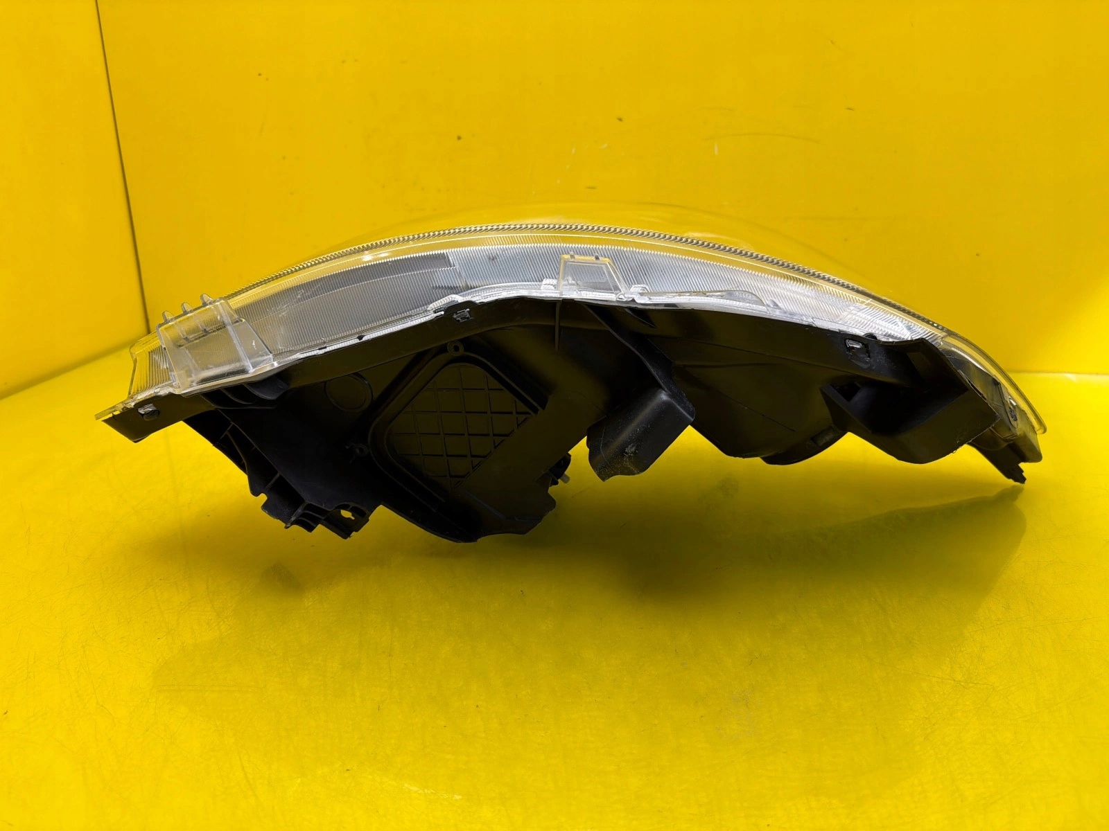 light left front Toyota Auris and Lift 09-12