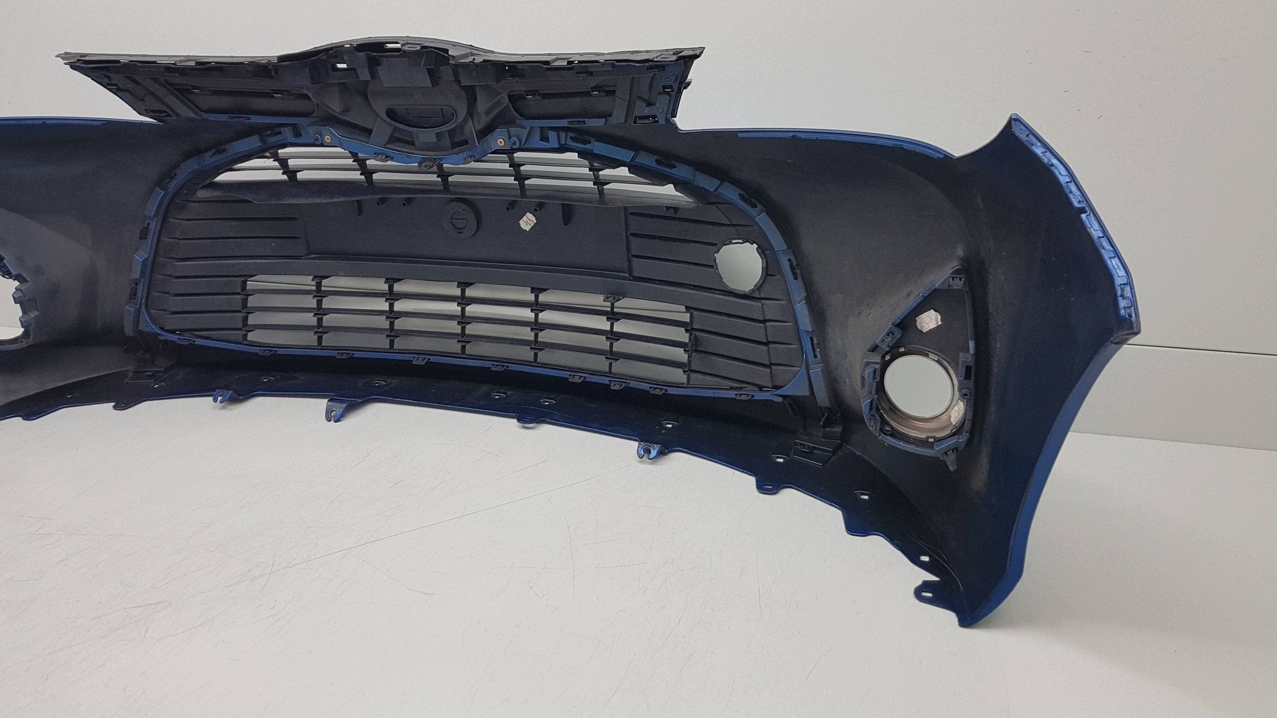 TOYOTA YARIS 3 III 2014 - bumper front 53102-od040