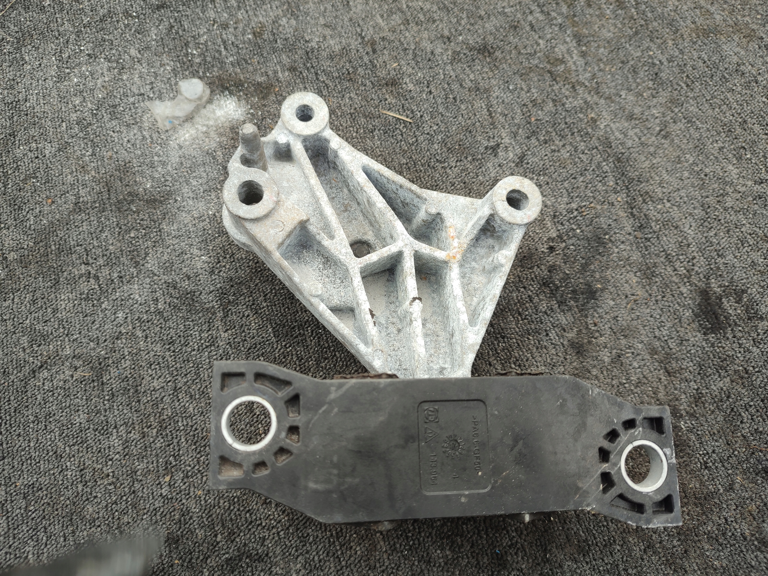 supporto Supporti motore usato captur 0.9 tce 13752043r
