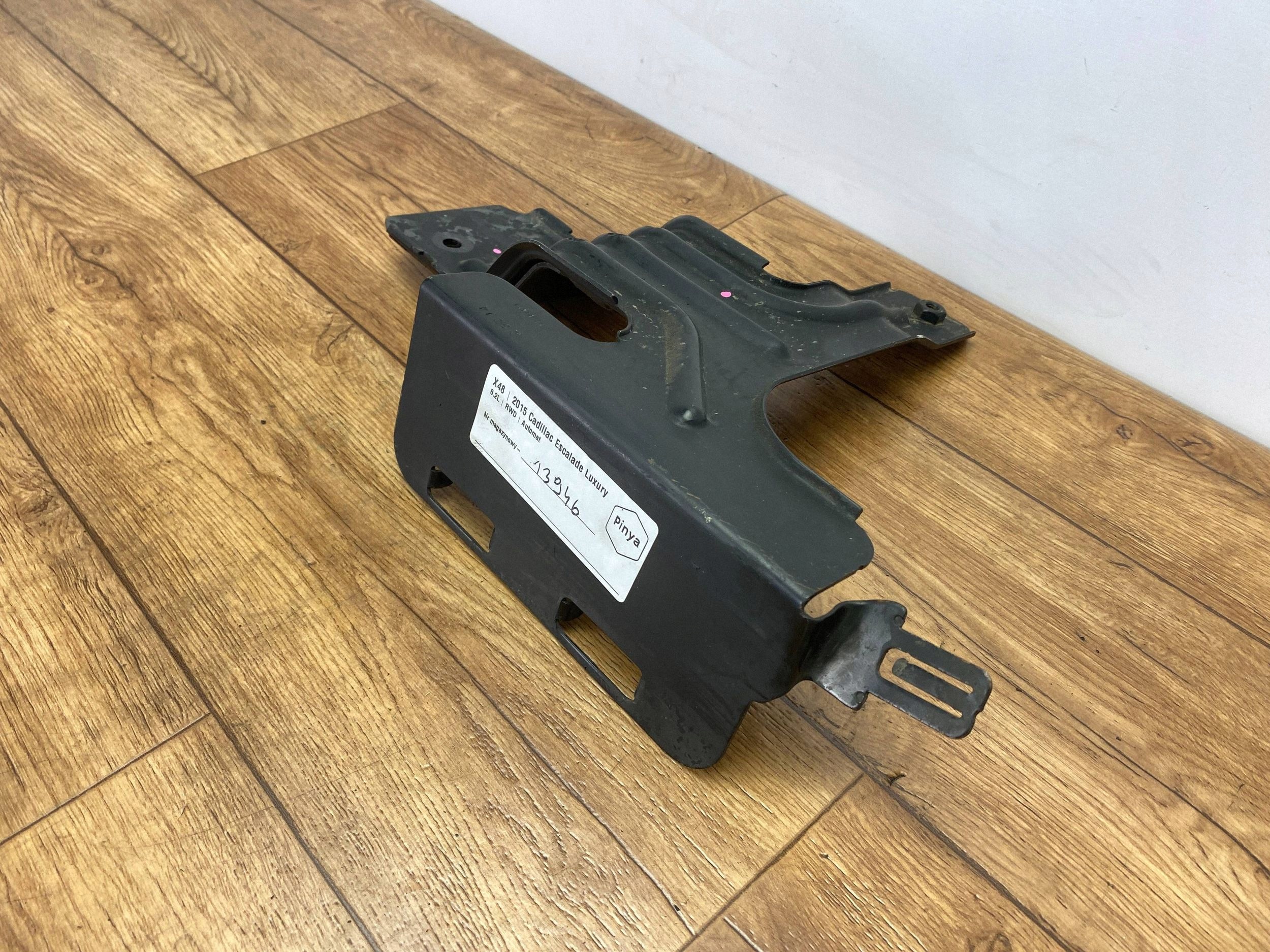 bracket holder komputera Cadillac Escalade IV 2015+