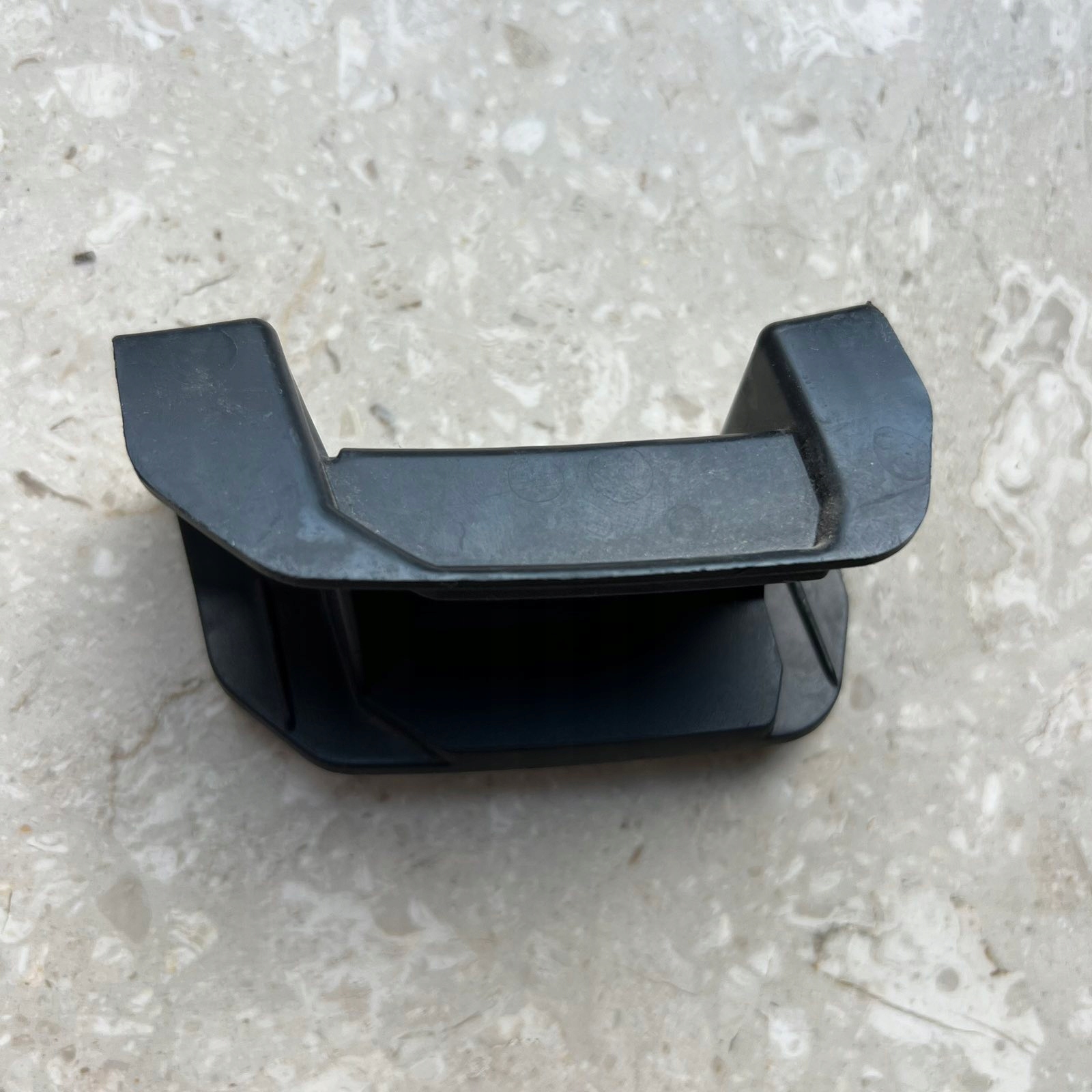 Honda Accord 2023 -> holder left front 71158-30A-A0