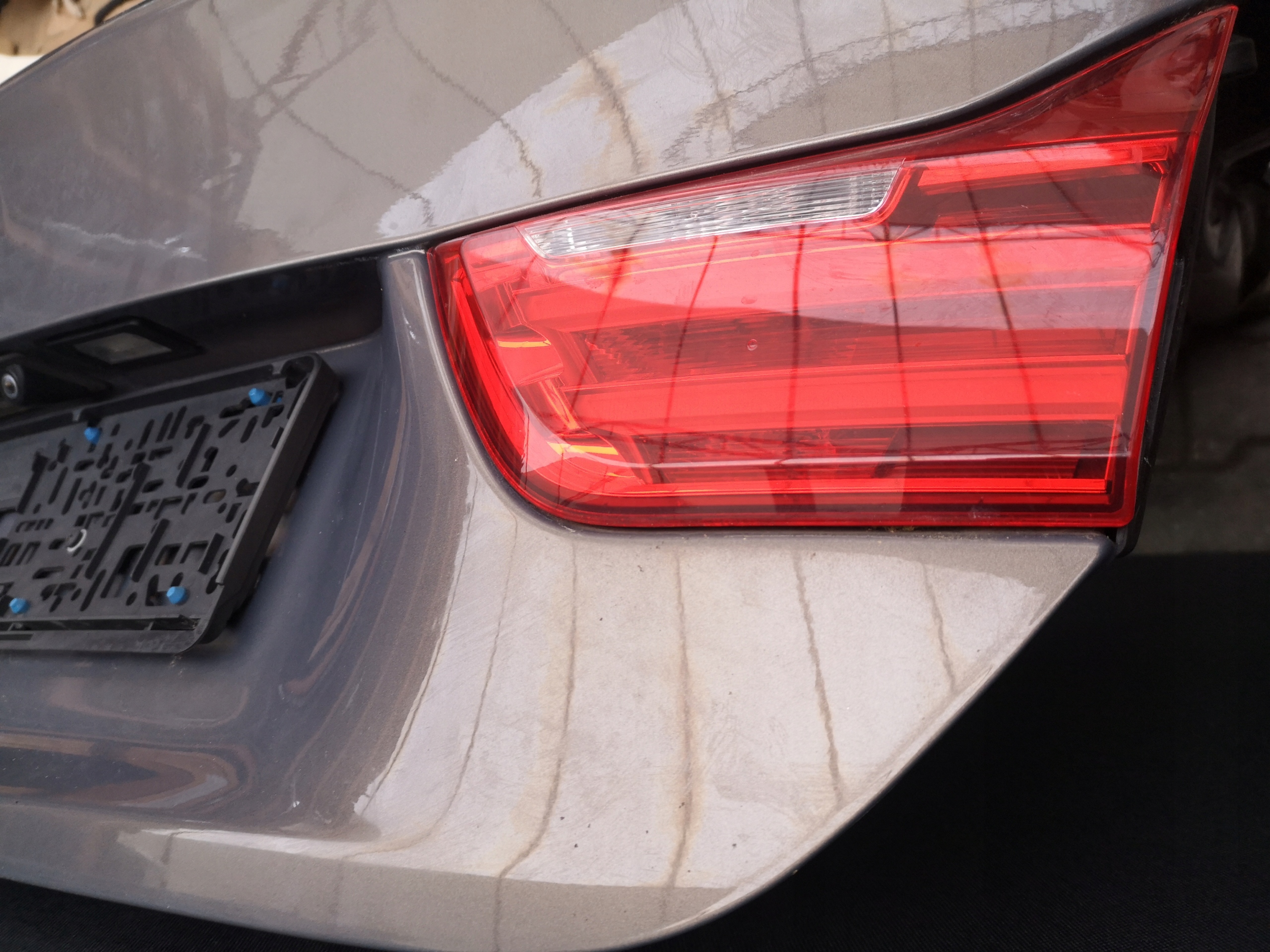 KLAPA TYŁ LAMPY KAMERA BMW 4 F36 X08 Producent części BMW OE