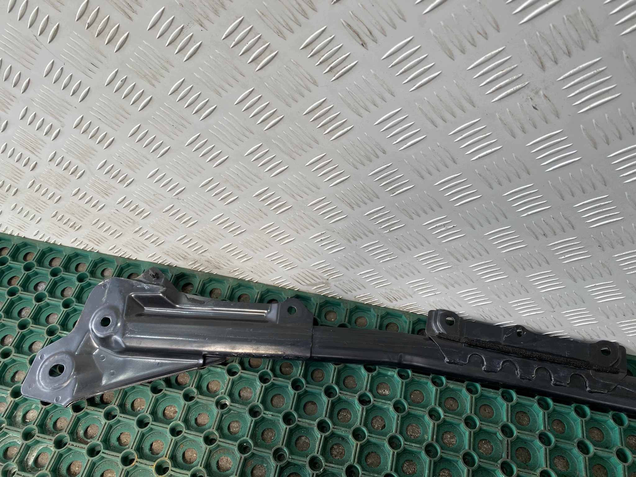 NISSAN ALTIMA L33 12-17 sider console wall support front front OE