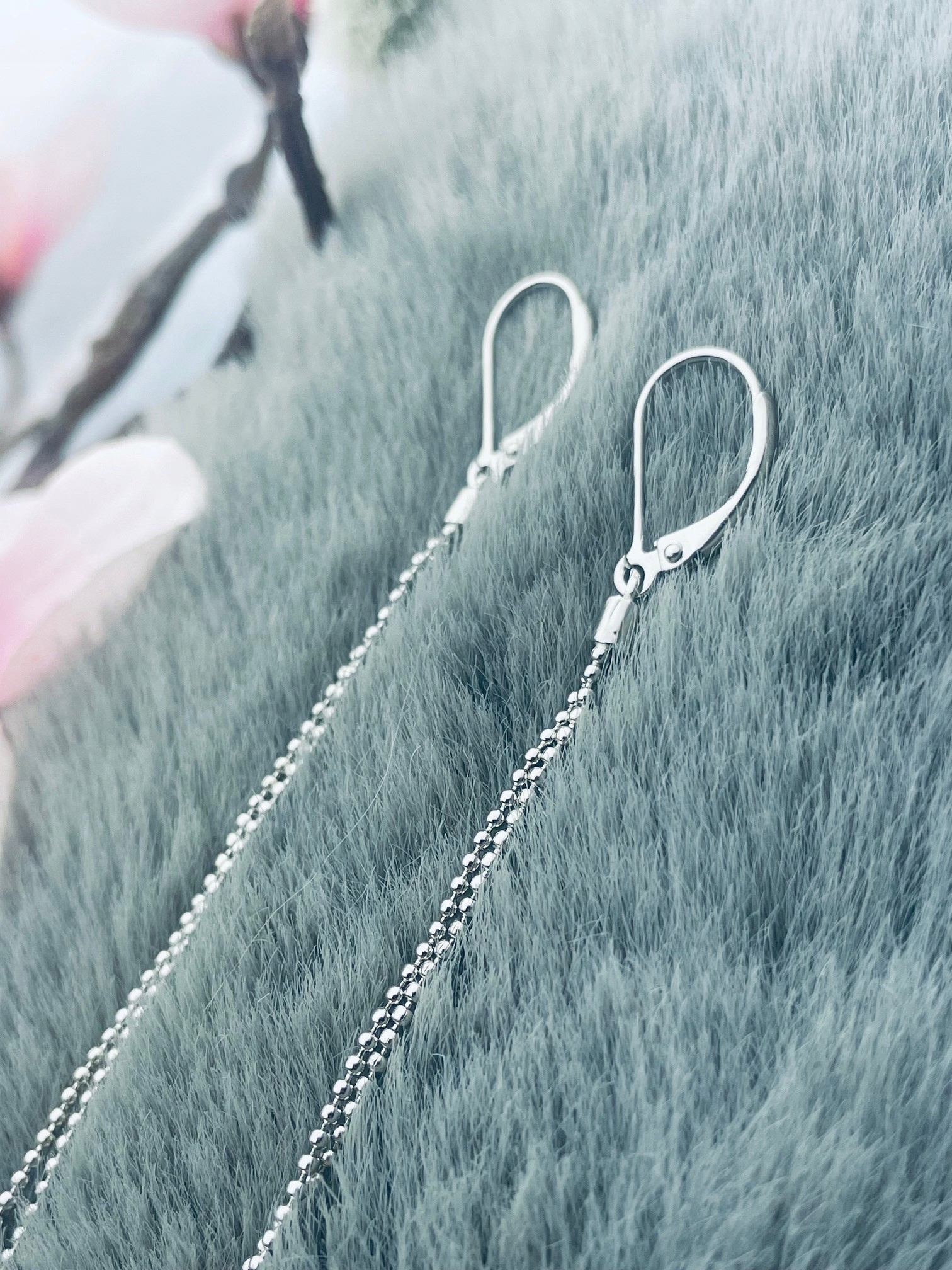 Stříbrné náušnice s kuličkovým řetízkem