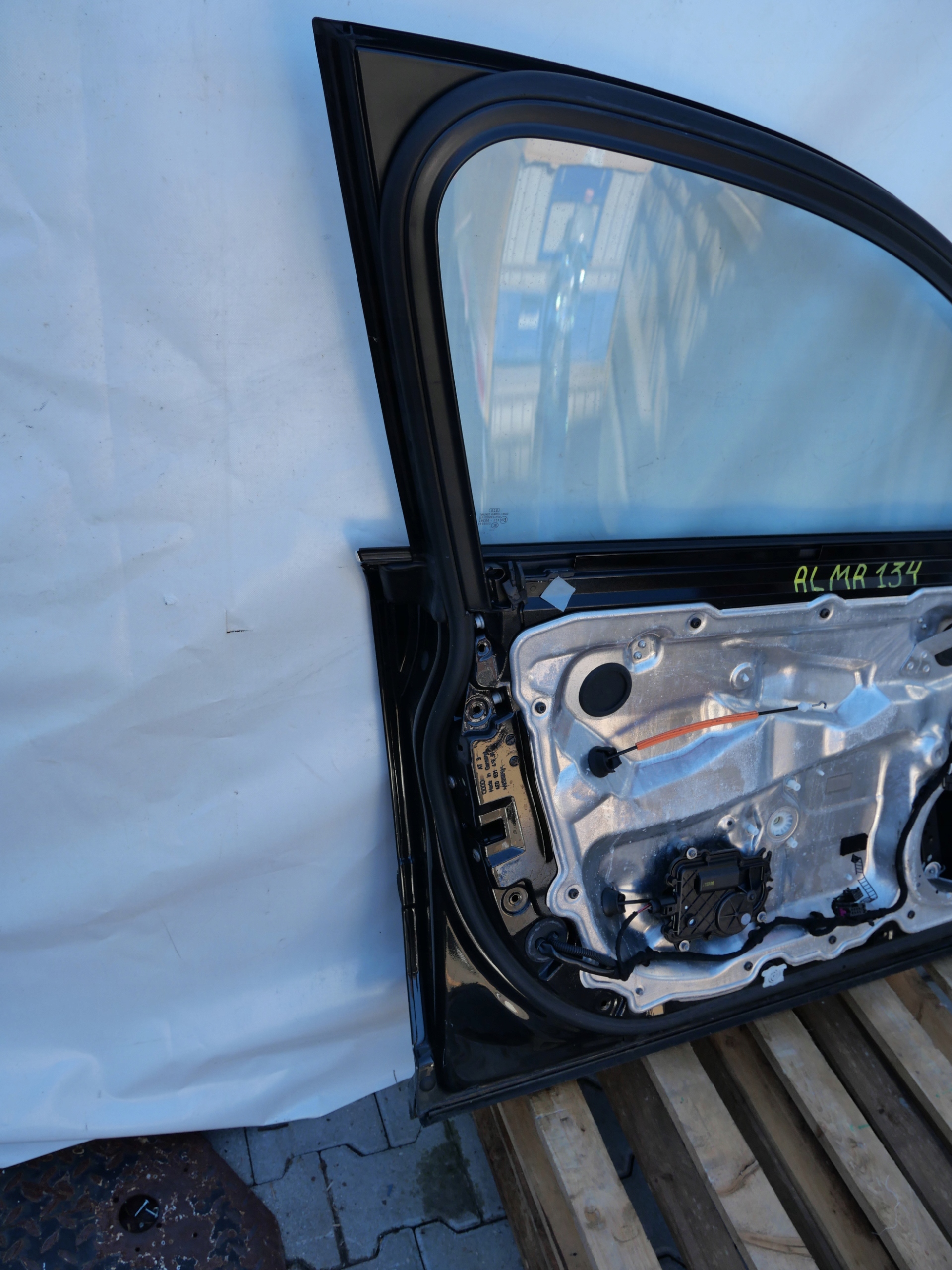 dvere Ľavé predné AUDI A8 D3