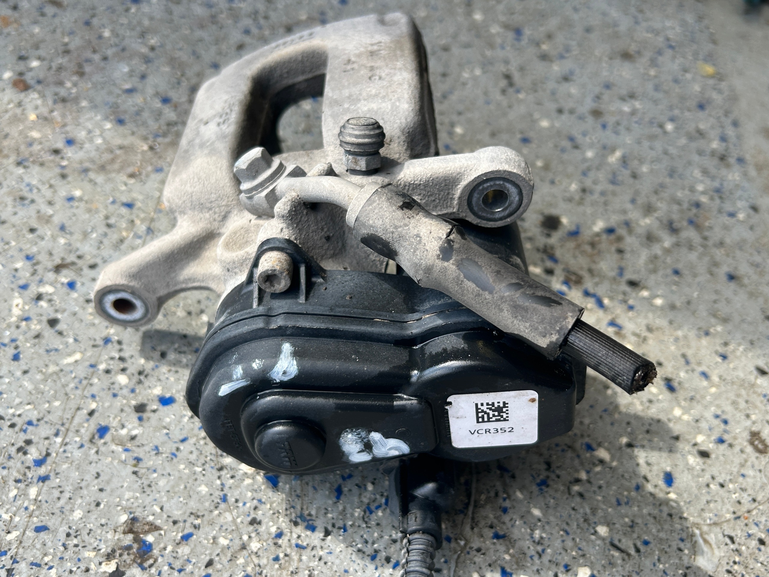 AUDI Q3 8U caliper brake rear part left right