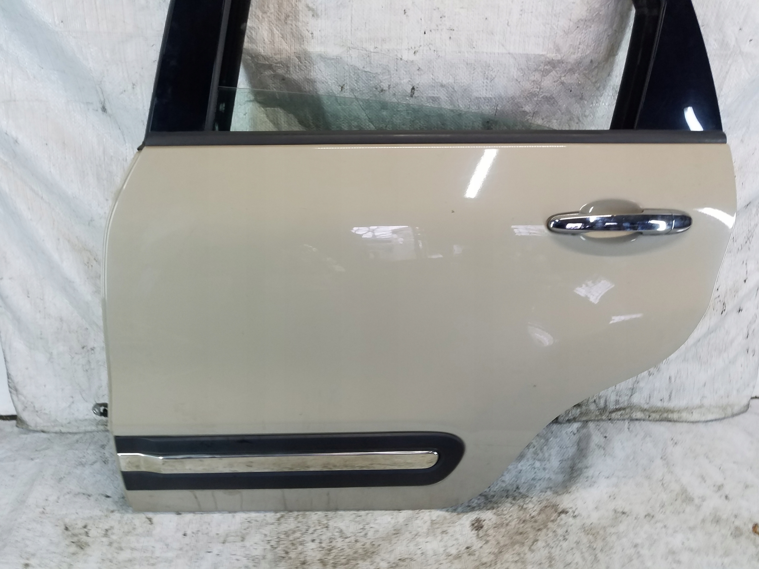 дверь задняя правая FIAT 500L маркировка 231/B