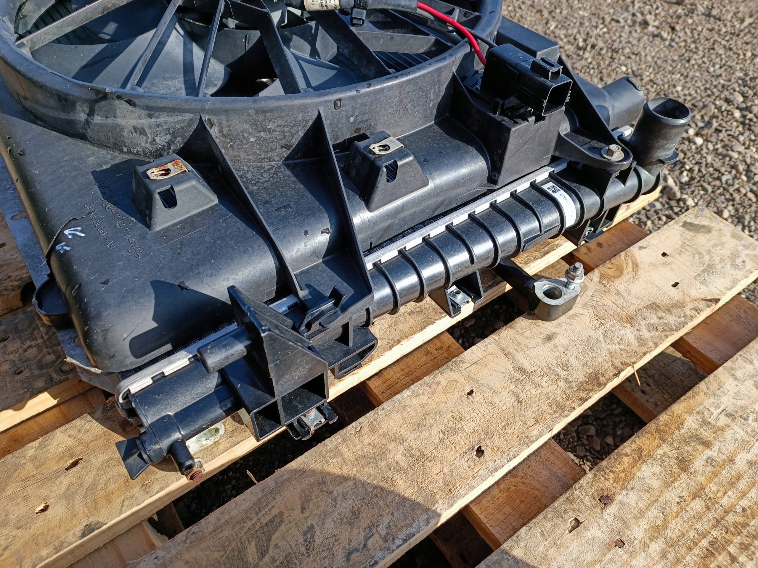 chladiče chladič ventilátor komplet Ford Mustang 2011-2014