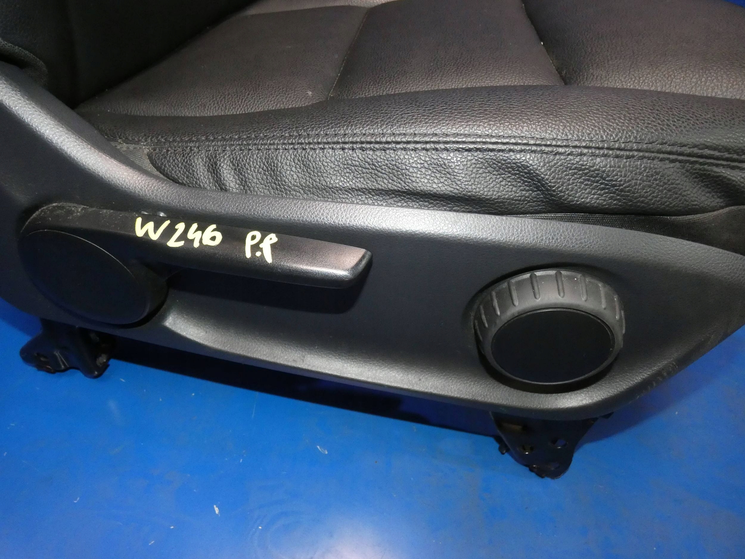 MERCEDES B KLASA W246 seat of the passenger right front front