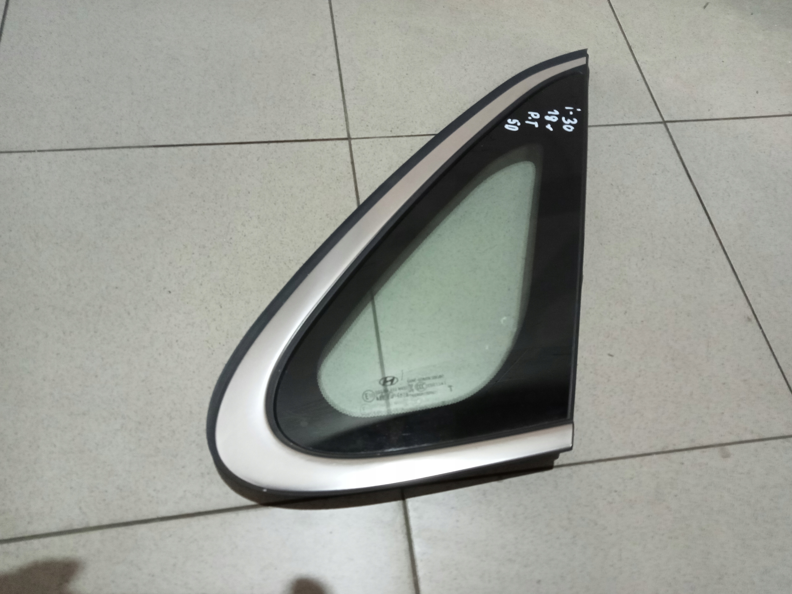 Hyundai i30 III 17-20 заднее правое стекло HB