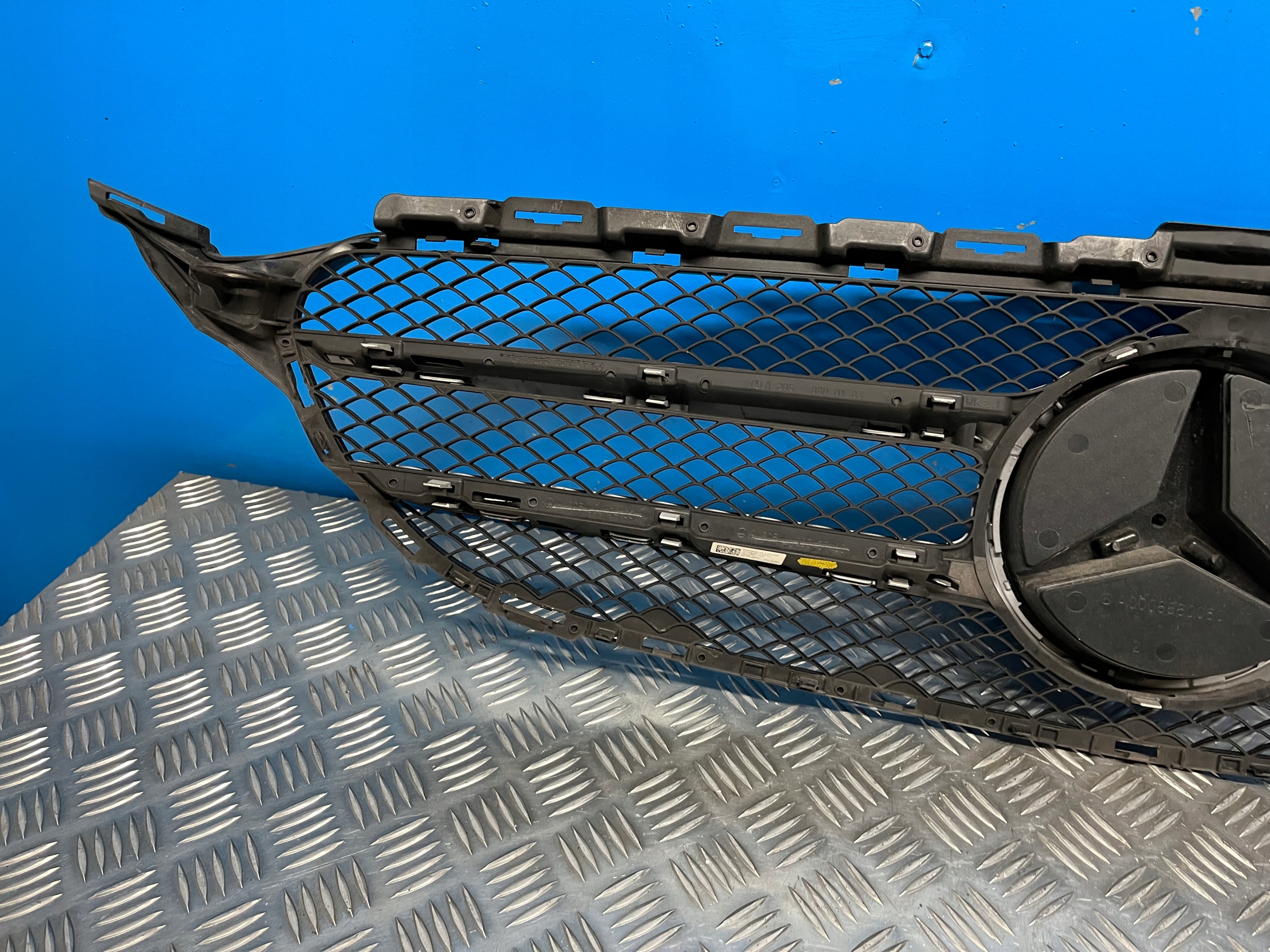 Mercedes-Benz C-Klasse W205 Kühlergrill FRONTGRILL Kühlergitter A2058800183 - Thumbnail 7