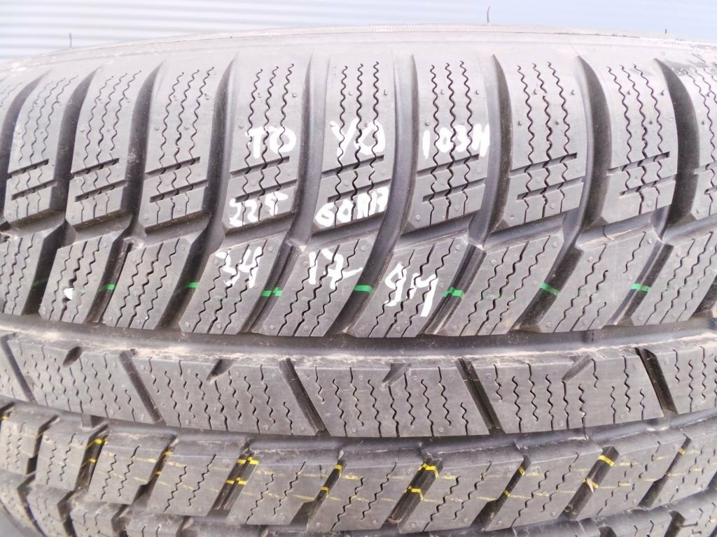 TOYO SNOWPROX S954 SUV 225/60/R17 103H 9MM Model inny