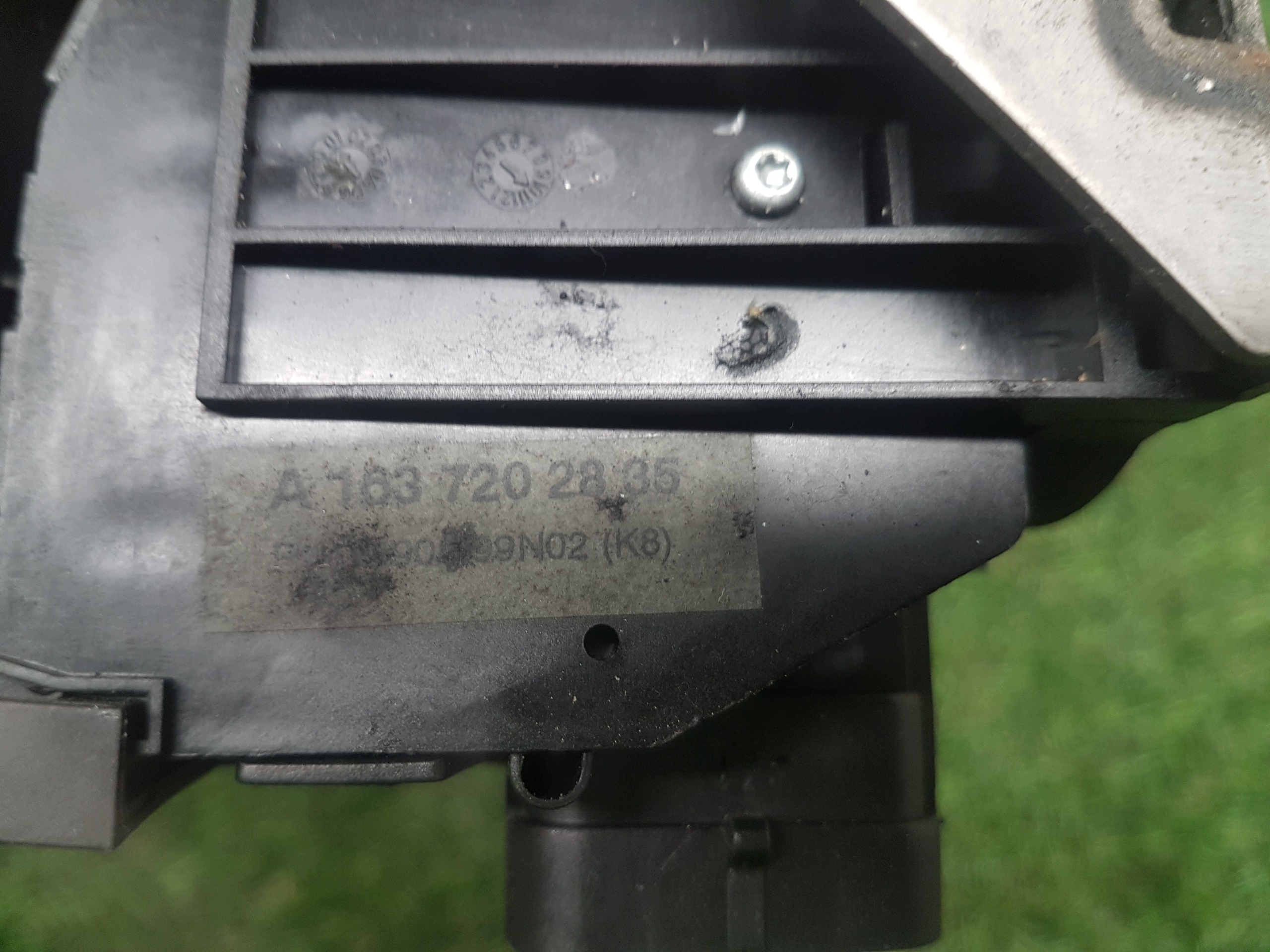 lock door right front MERCEDES-BENZ ML W163 A1637202835