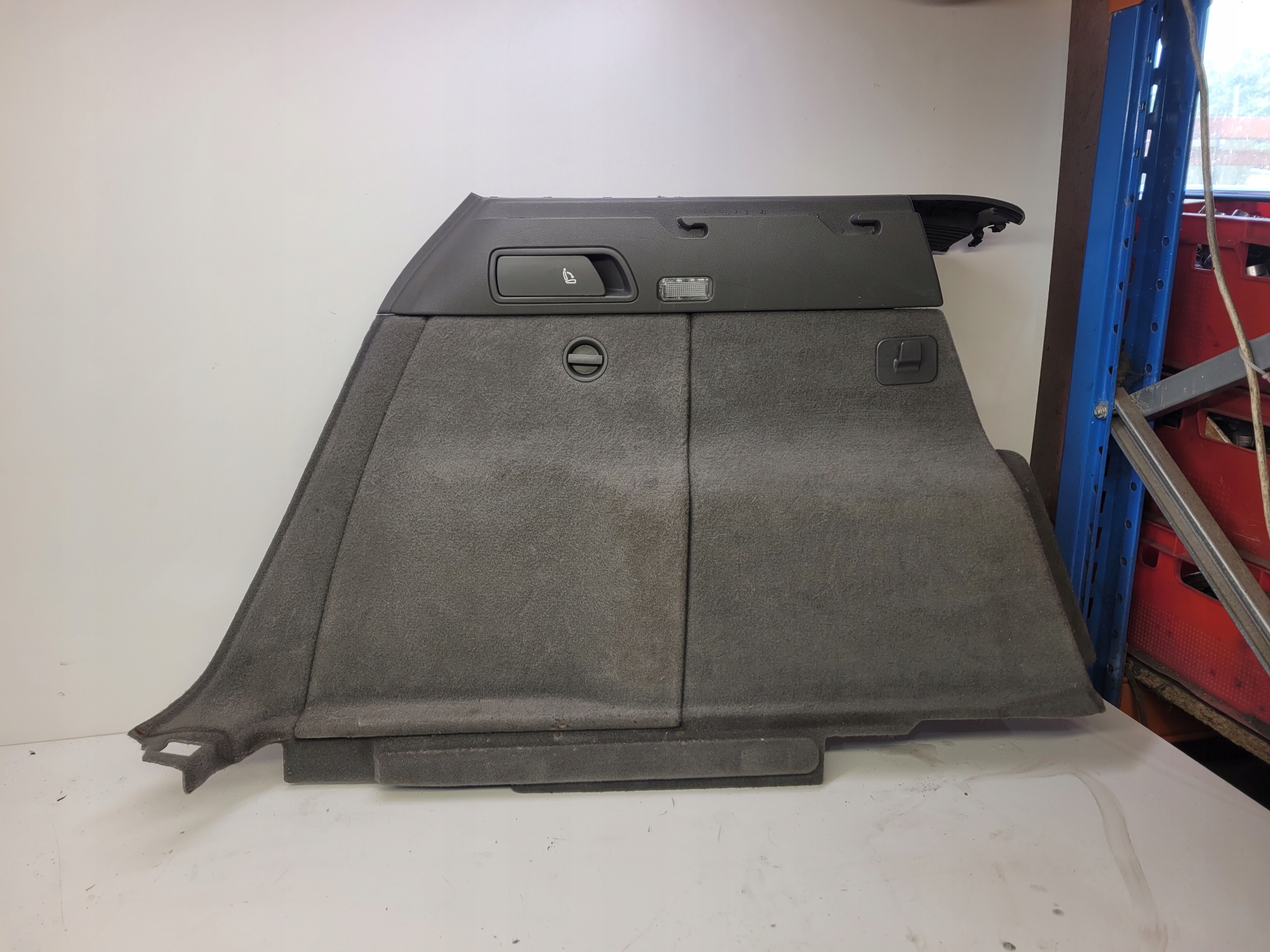 Бекон багажника лівий AUDI Q5 8R 8r0863879c сірий