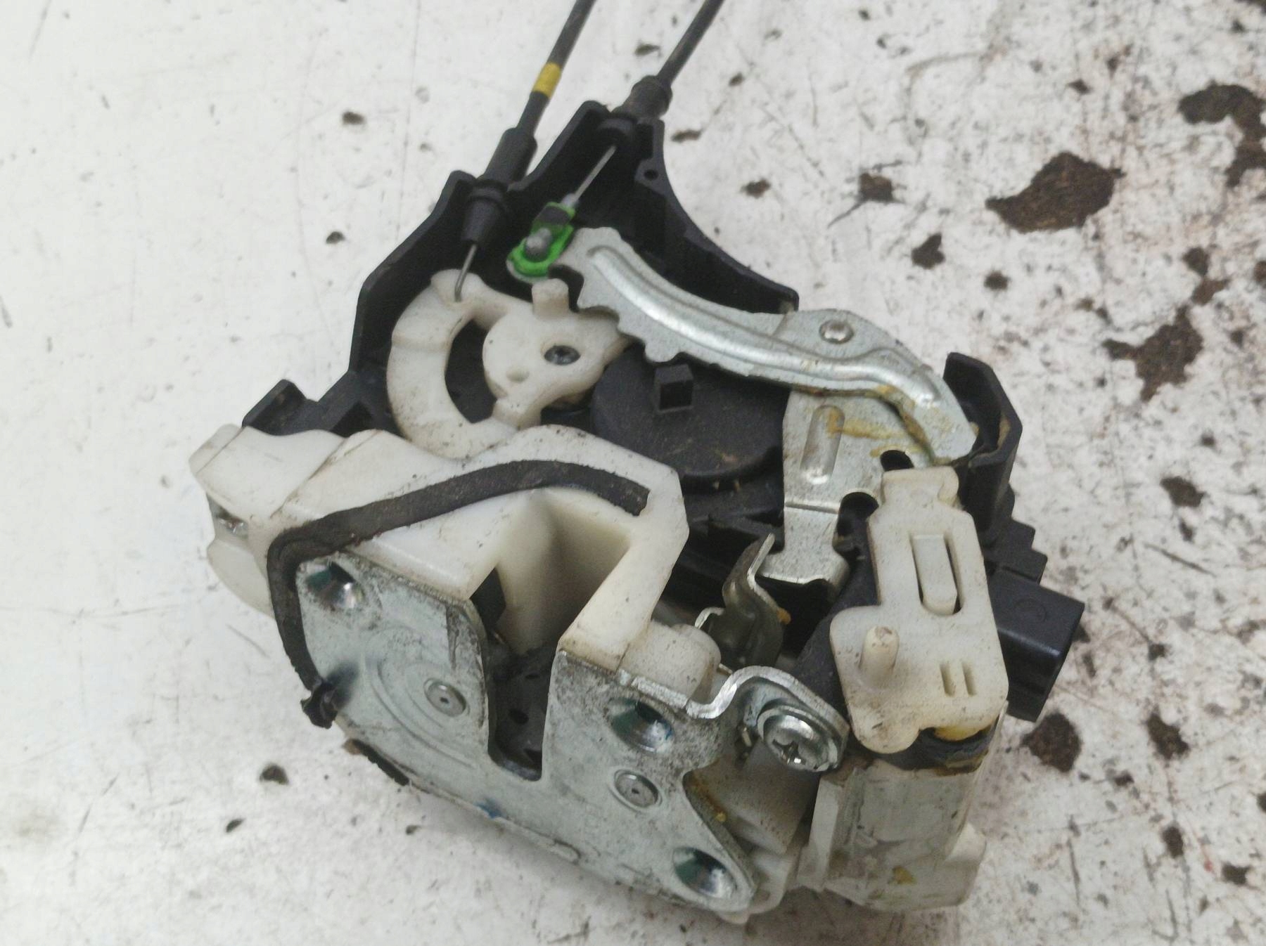 lock door rear part left Mitsubishi Outlander II (2005-2013)