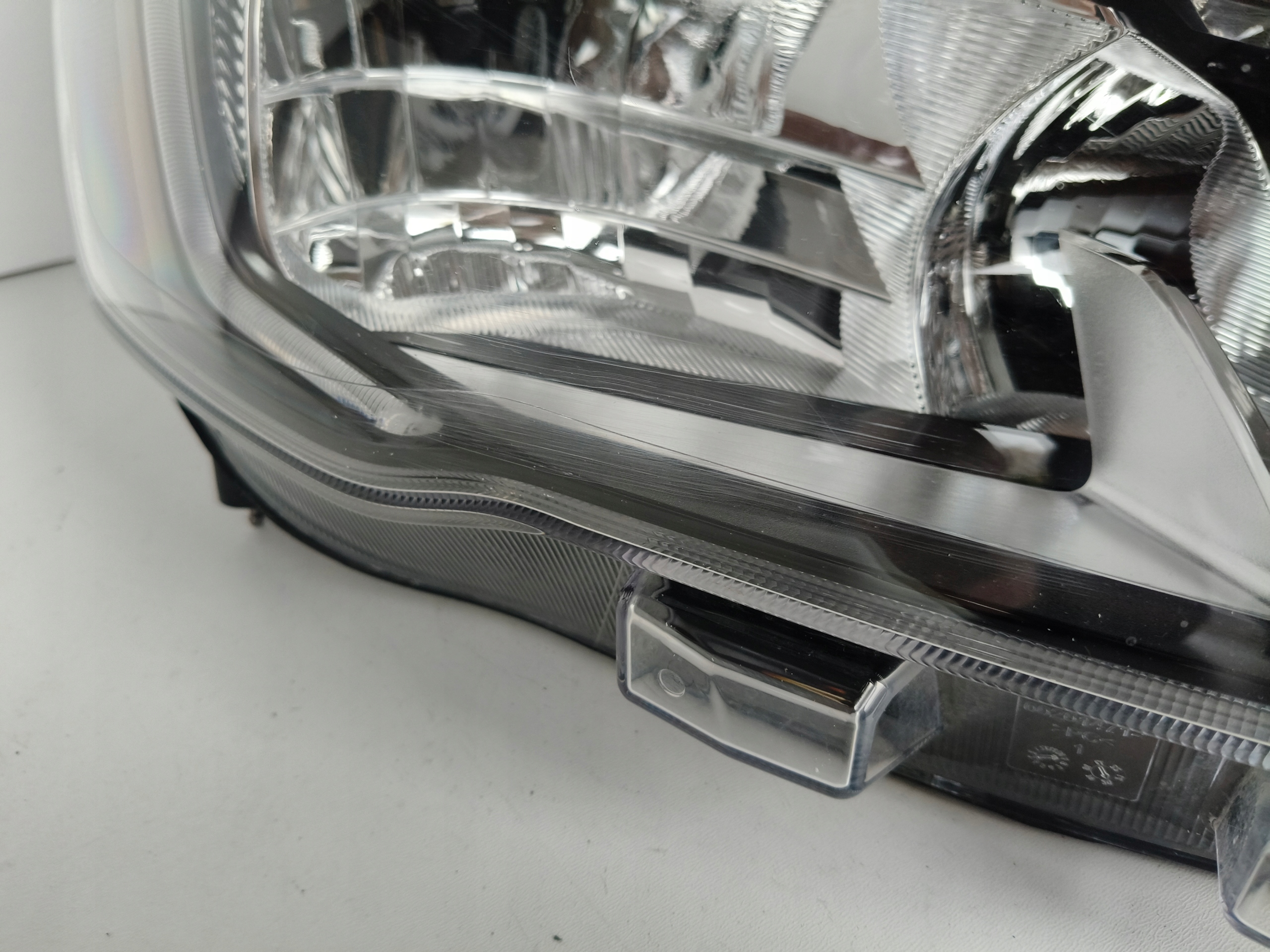 light right REFLEKTOR FORD FOCUS MK4 18- LED