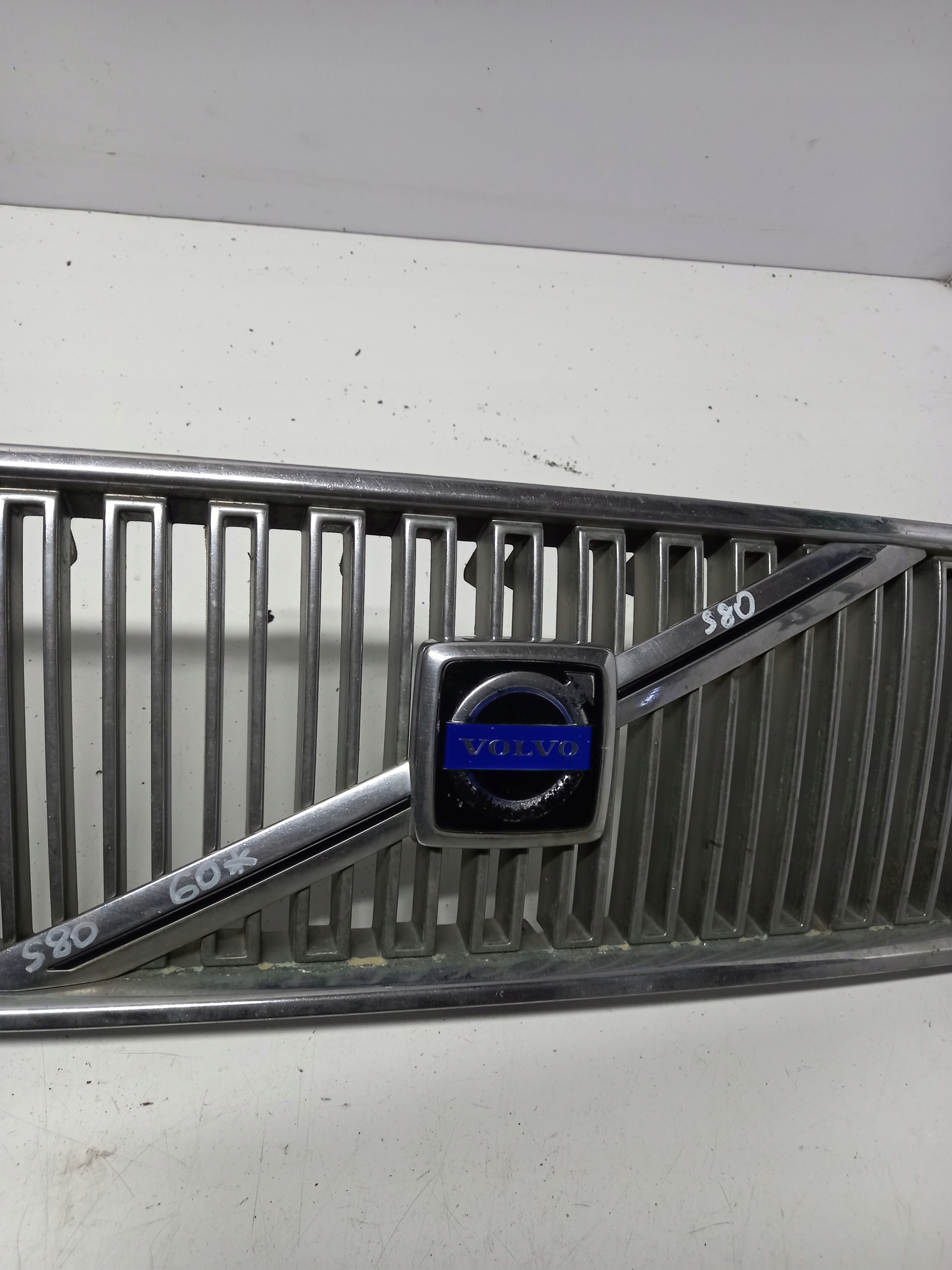 решетка радиатора volvo S80