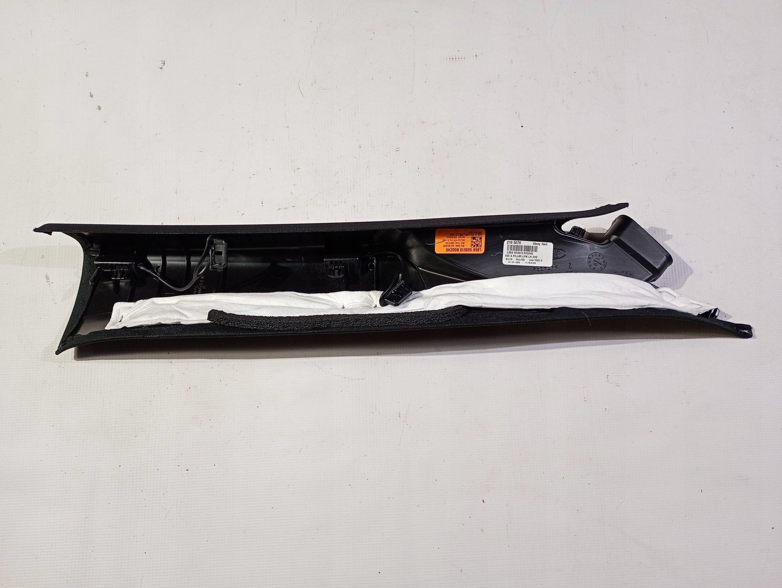 side slupka A cover left side Ford Explorer VI 3.0 ST 2020