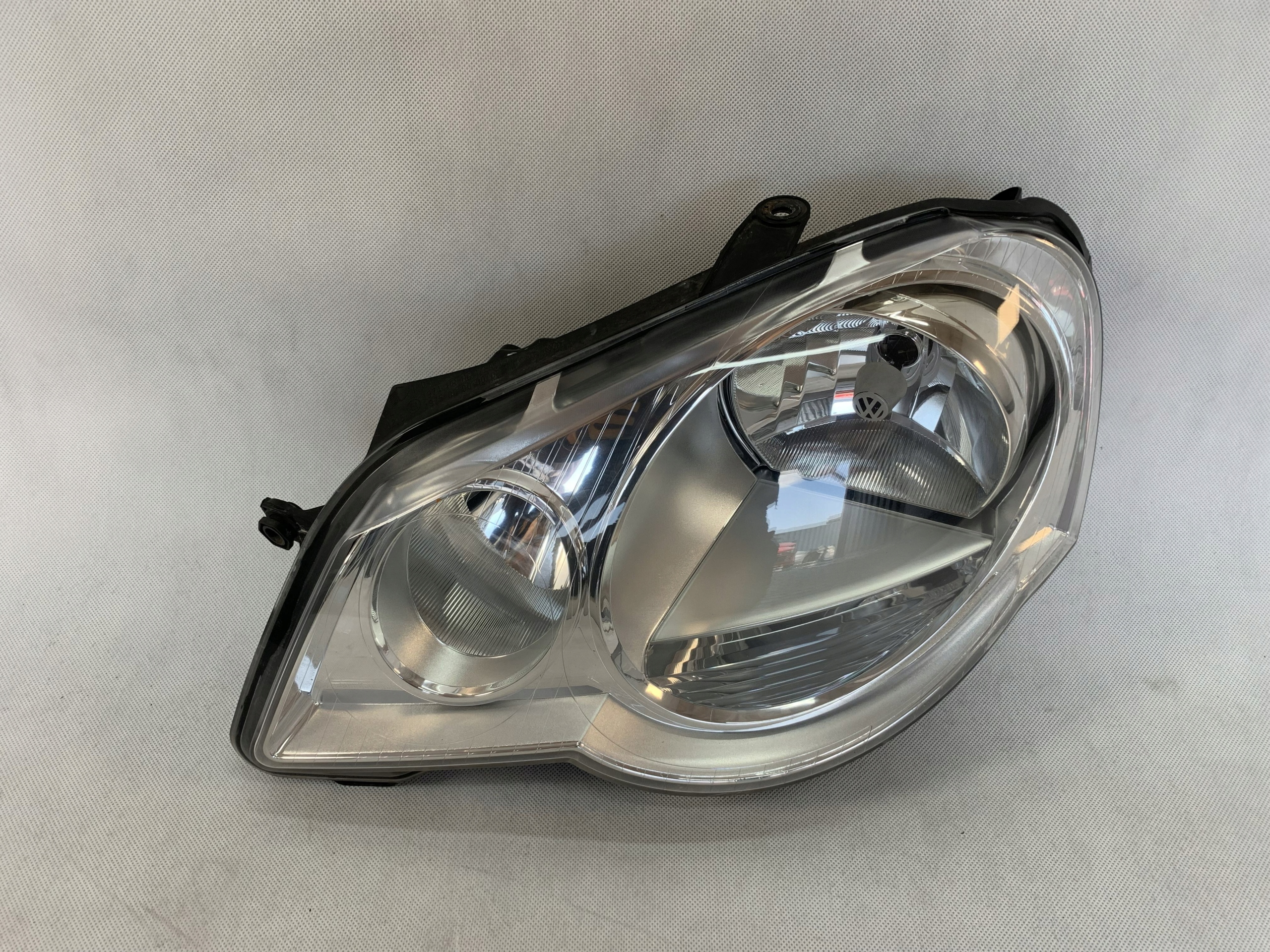 Reflektor light front left Volkswagen VW Polo 05-08r 6Q1941007AN 03.26