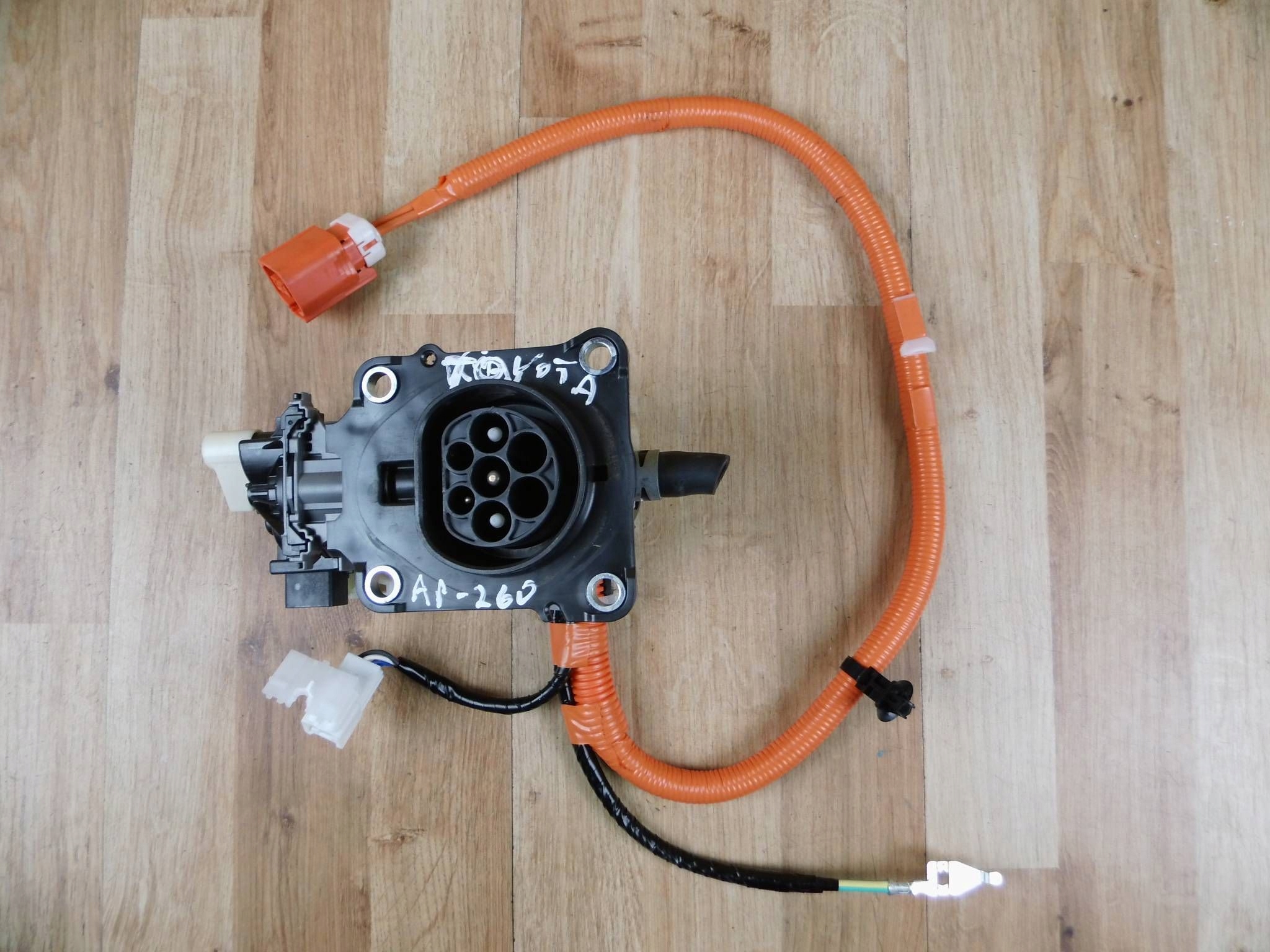Lexus UX300e adapter ladowania auta G908176020