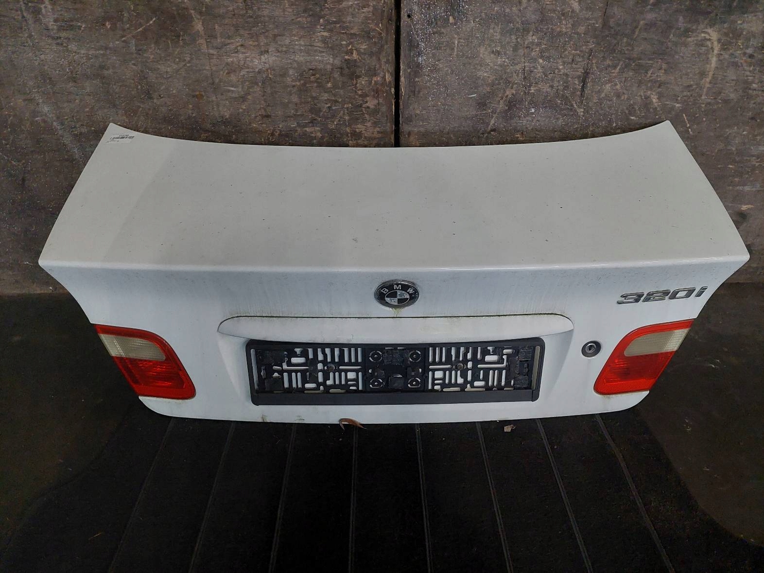 complete rear part BMW E46 320I 300/0 trunk door boot bumper rear part lights