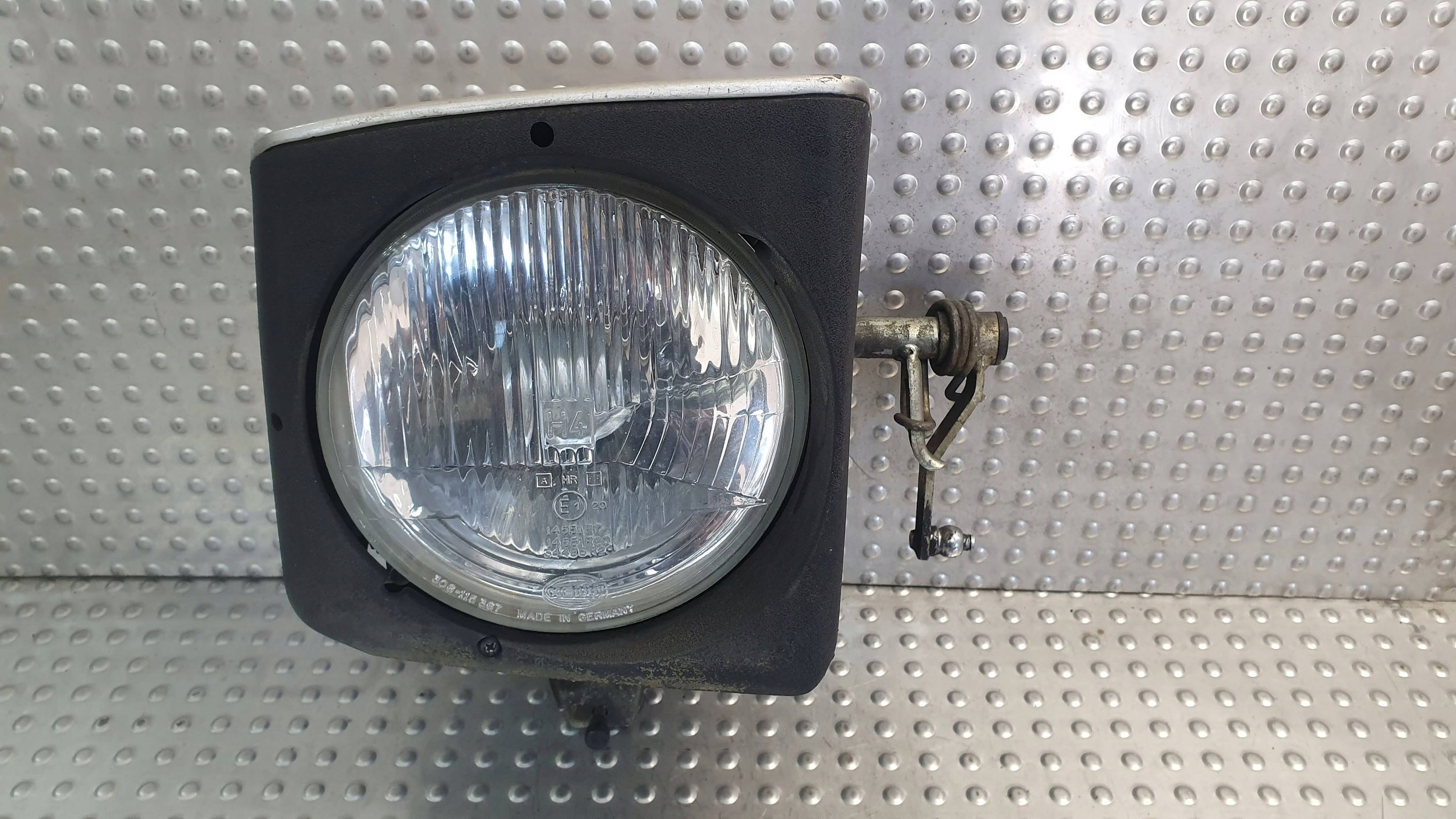 light front right PORSCHE 944 82