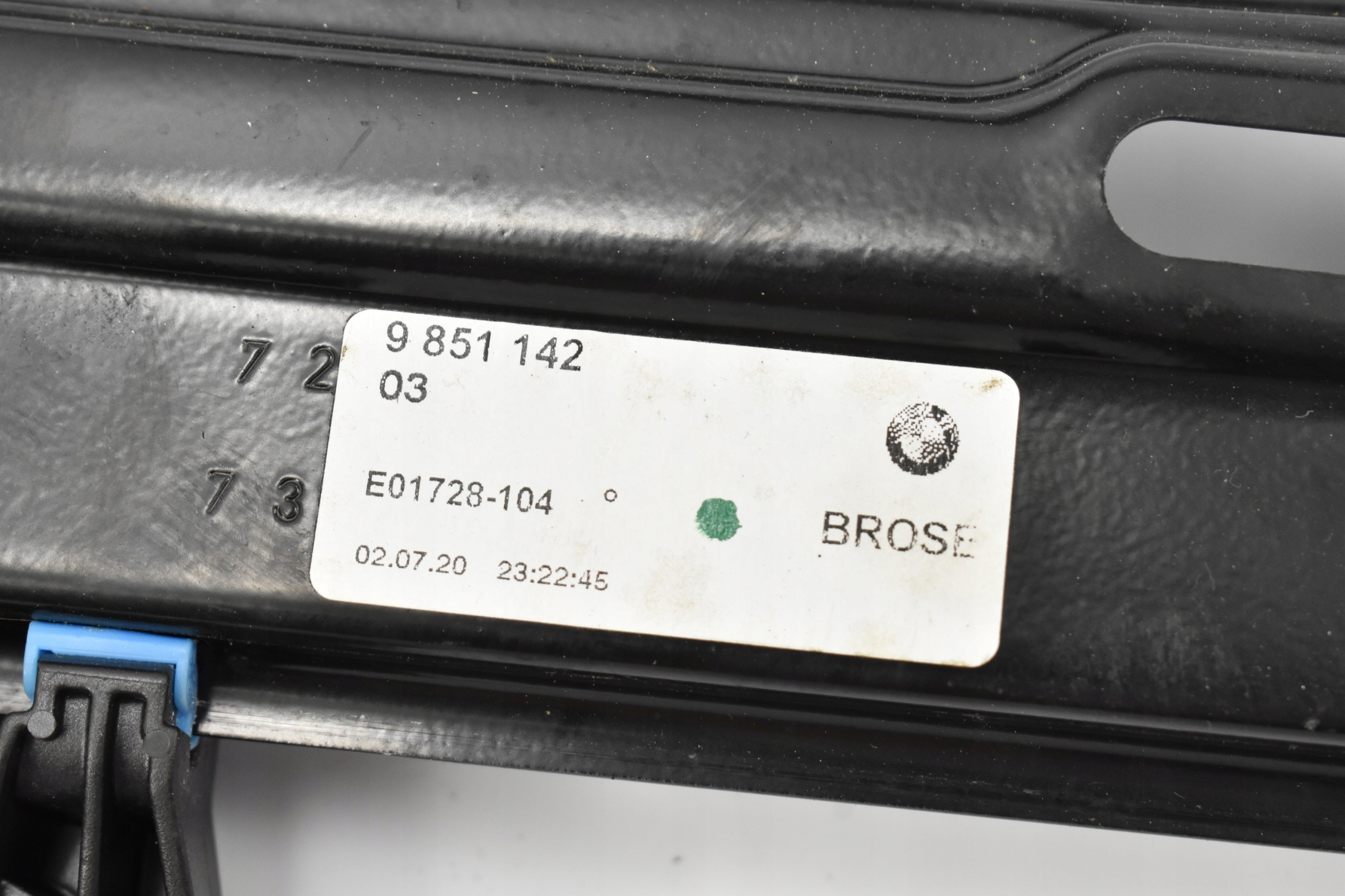 PODNOŚNIK SZYBY PRAWY PRZÓD SILNICZEK 9851142 9850392 BMW 2 F44 Typ samochodu Samochody osobowe