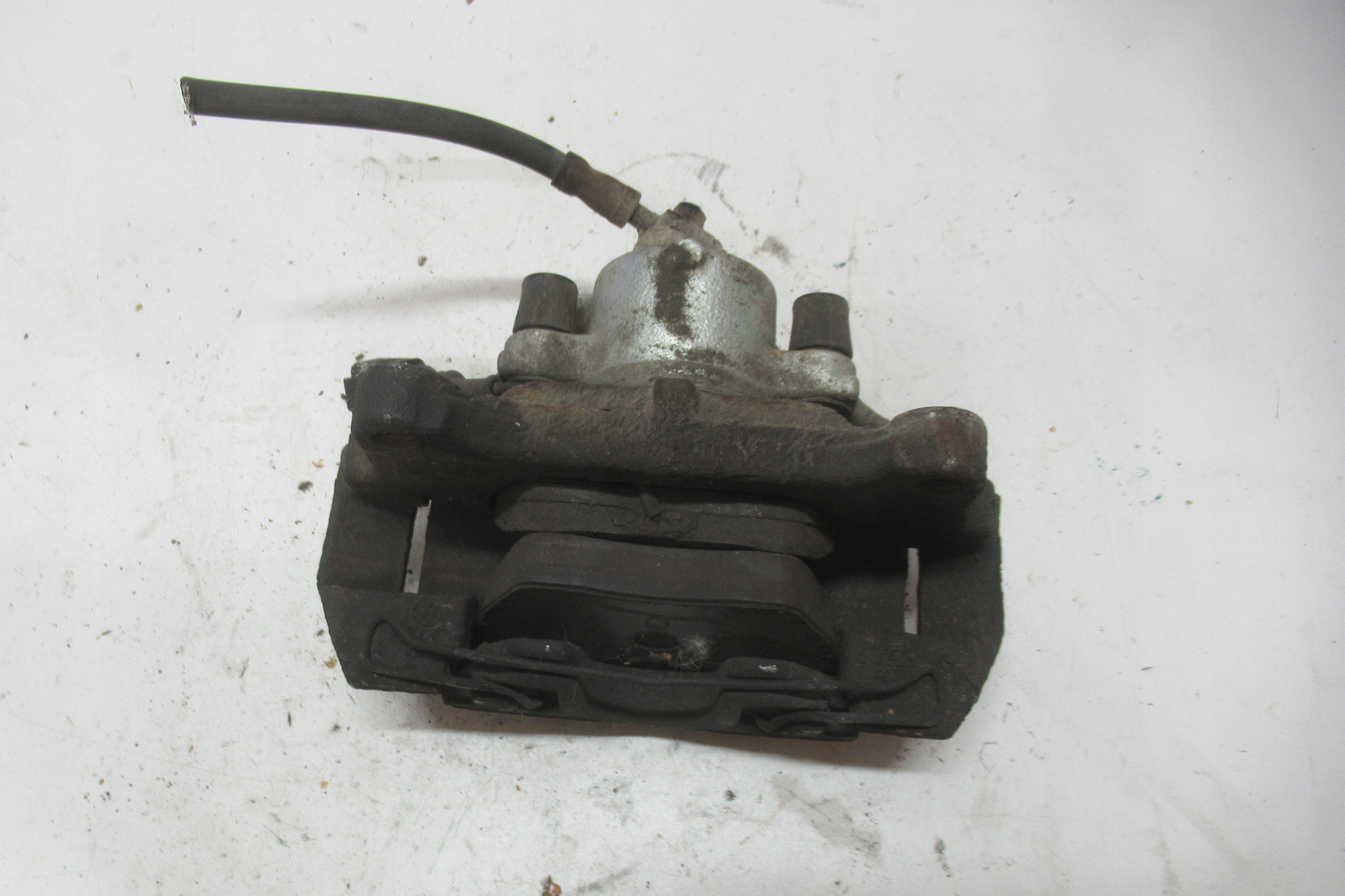 VW PASSAT B6 2.0 TDI caliper brake left front