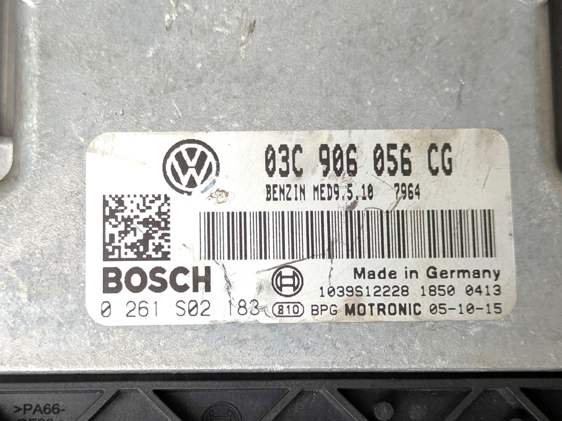 running board startowy Volkswagen Golf 5 2005 03C906056CG