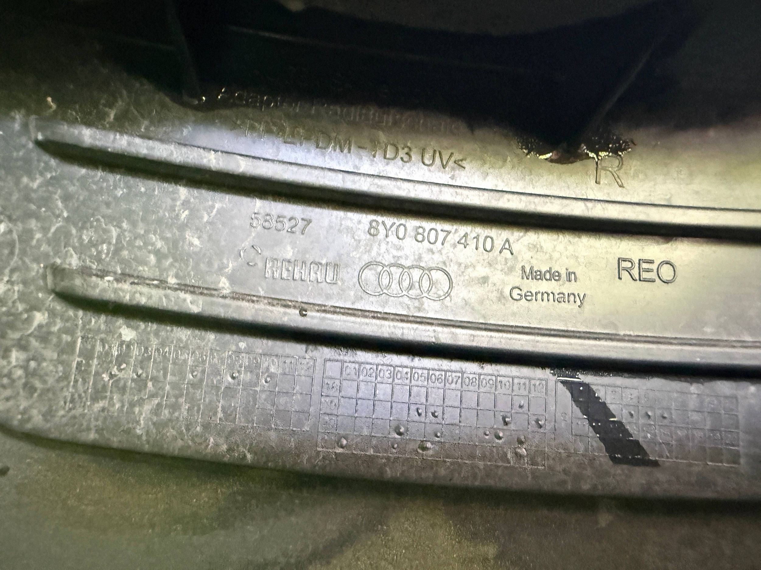 Audi A3 8Y 20- S line nárazník předek přední