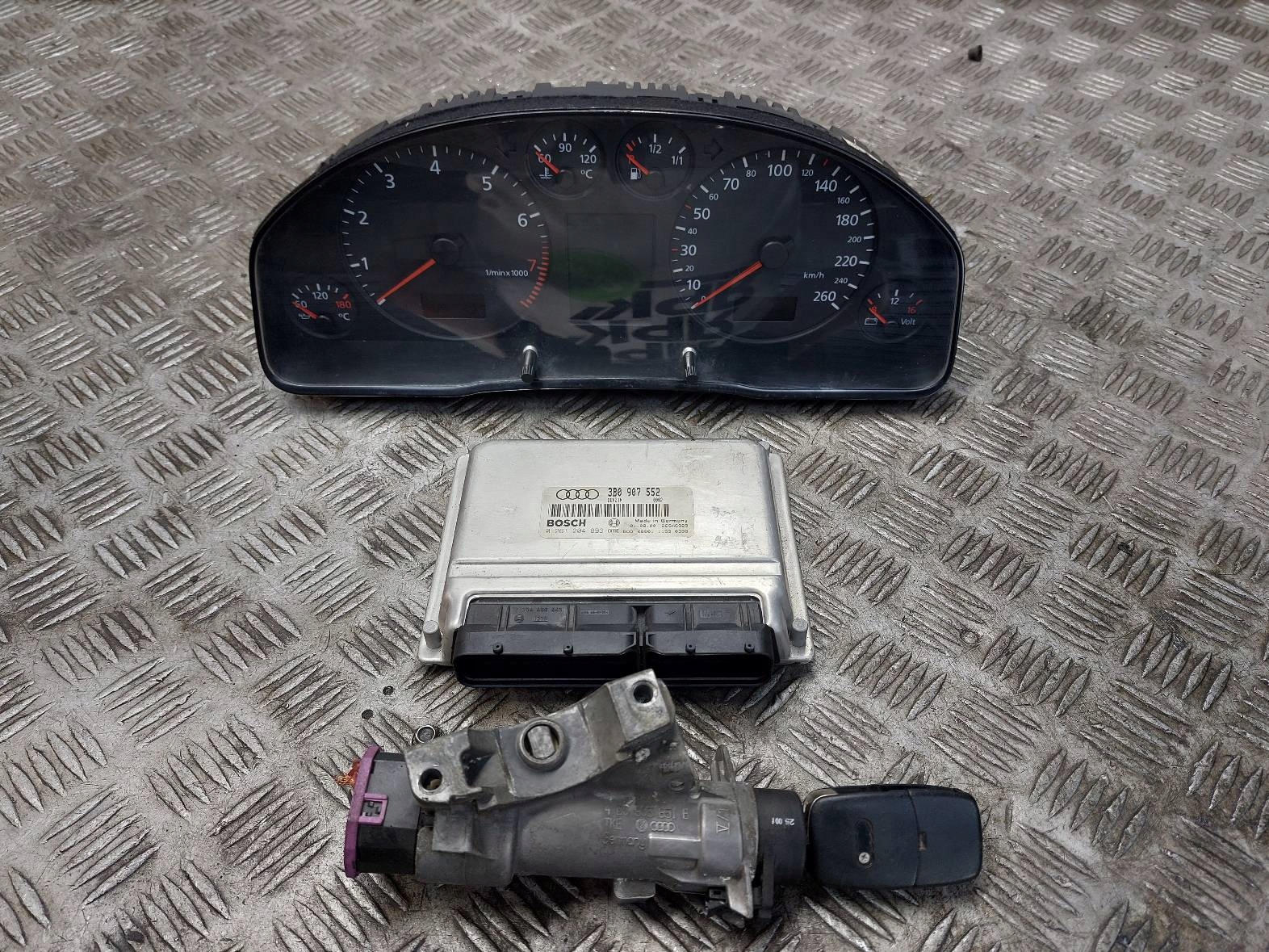 КОМПЛЕКТ СТАРТОВИЙ AUDI A6 C5 2.4 V6b0907552